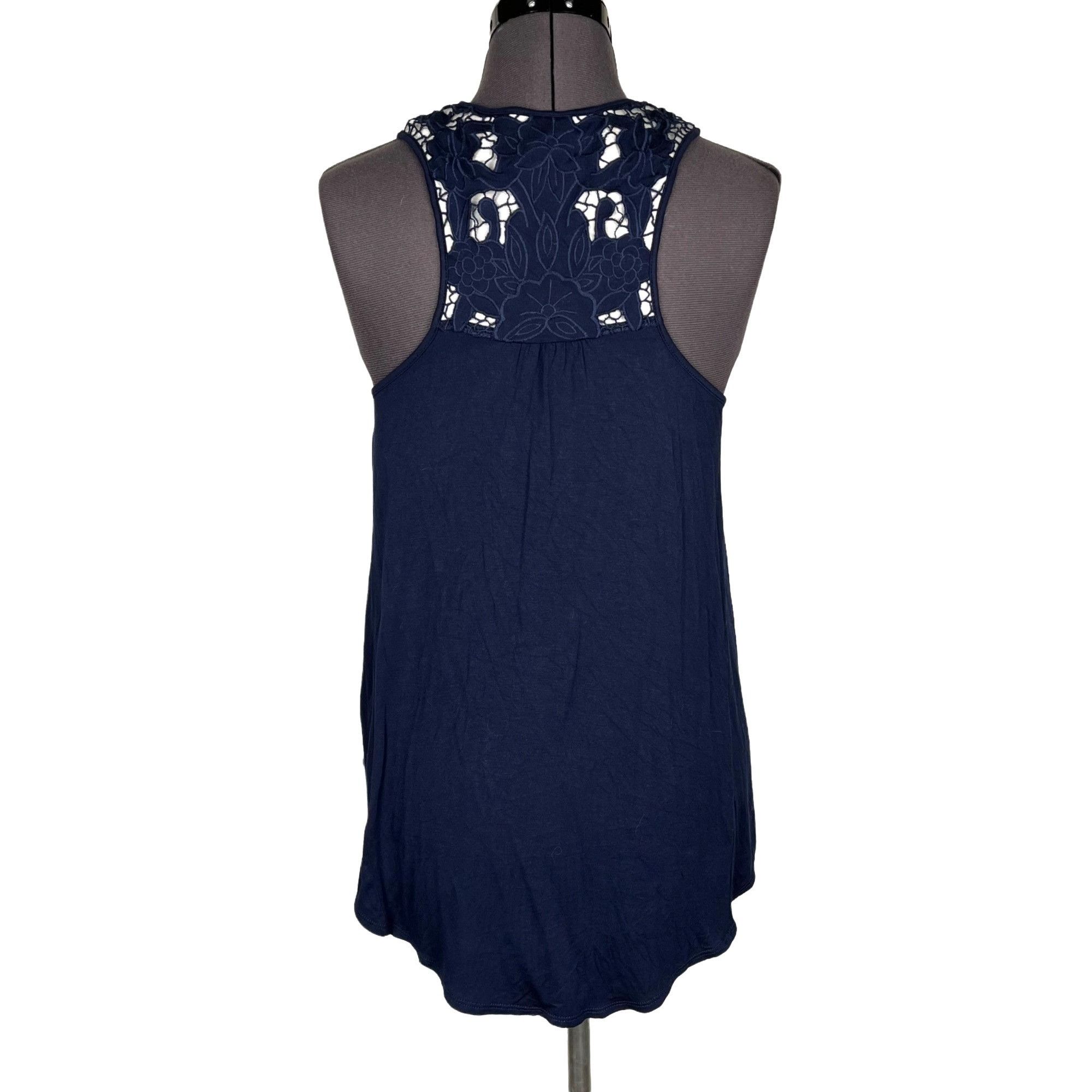 Anthropologie Akemi + Kin Anthropologie Crochet Overlay Sleeveless Top Ta Size S / US 4 / IT 40 - 5 Thumbnail