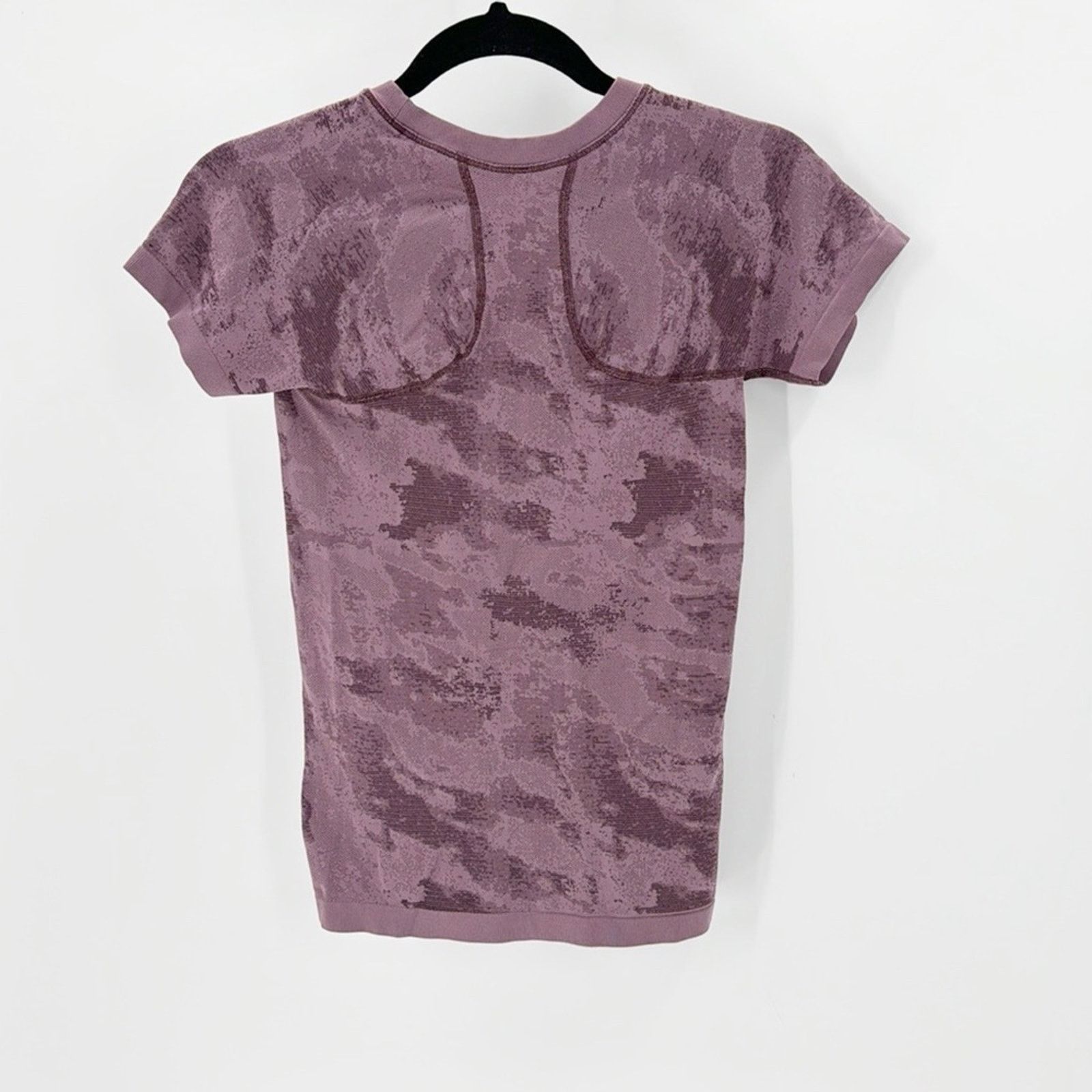 Athleta Athleta Momentum camo tee cascadia violet workout exercise Size S / US 4 / IT 40 - 5 Thumbnail