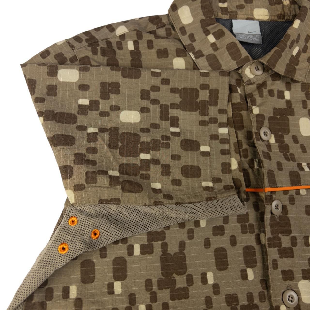 Nike Vintage Nike Digital Camo Short Sleeve Button Up Shirt S Size US S / EU 44-46 / 1 - 5 Thumbnail
