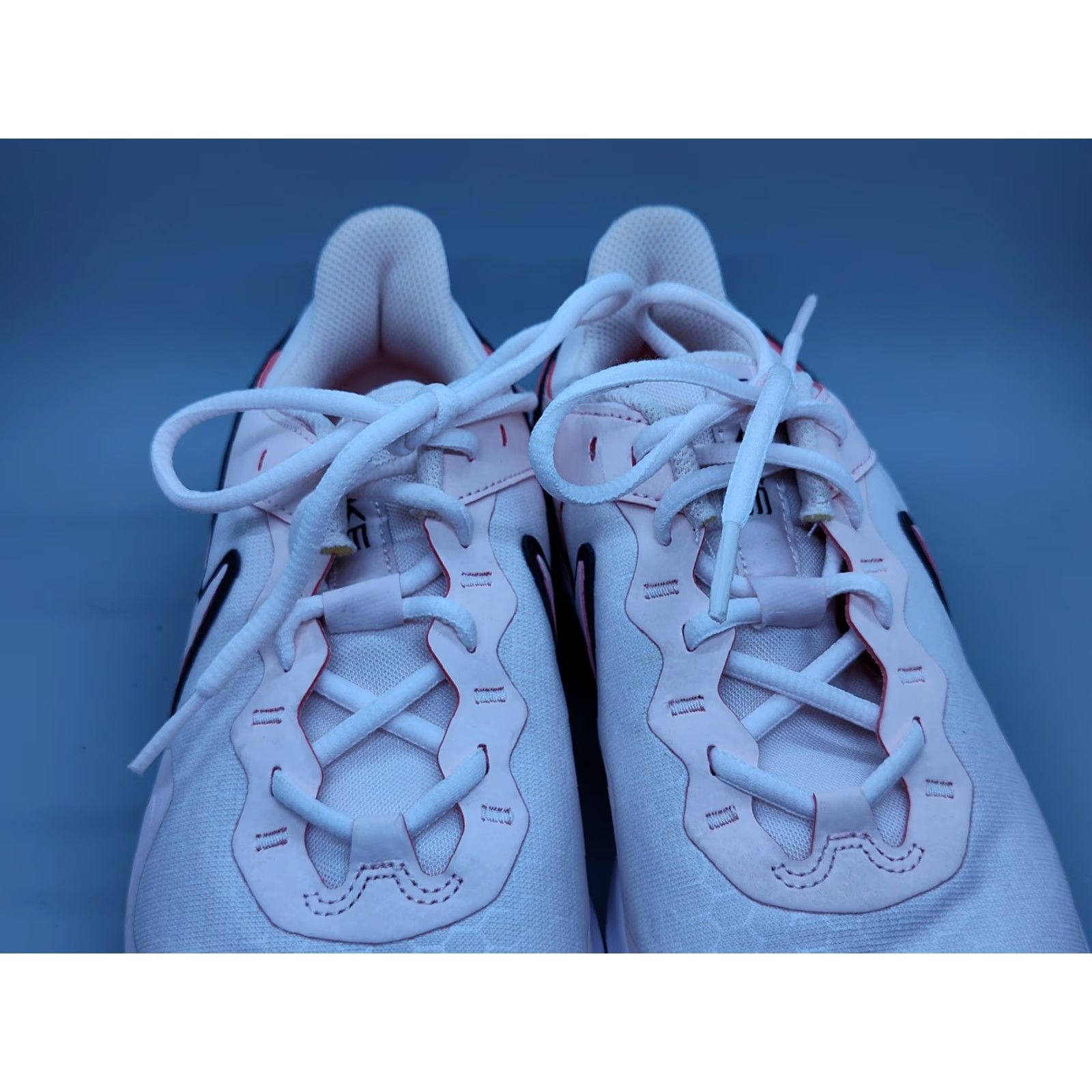 Nike Nike Legend Essential 2 Athletic Sneakers Women's Size 8.5 Light Soft Pink Lace Up Comfort Breathable 2022 Size US 9 / IT 39 - 4 Thumbnail