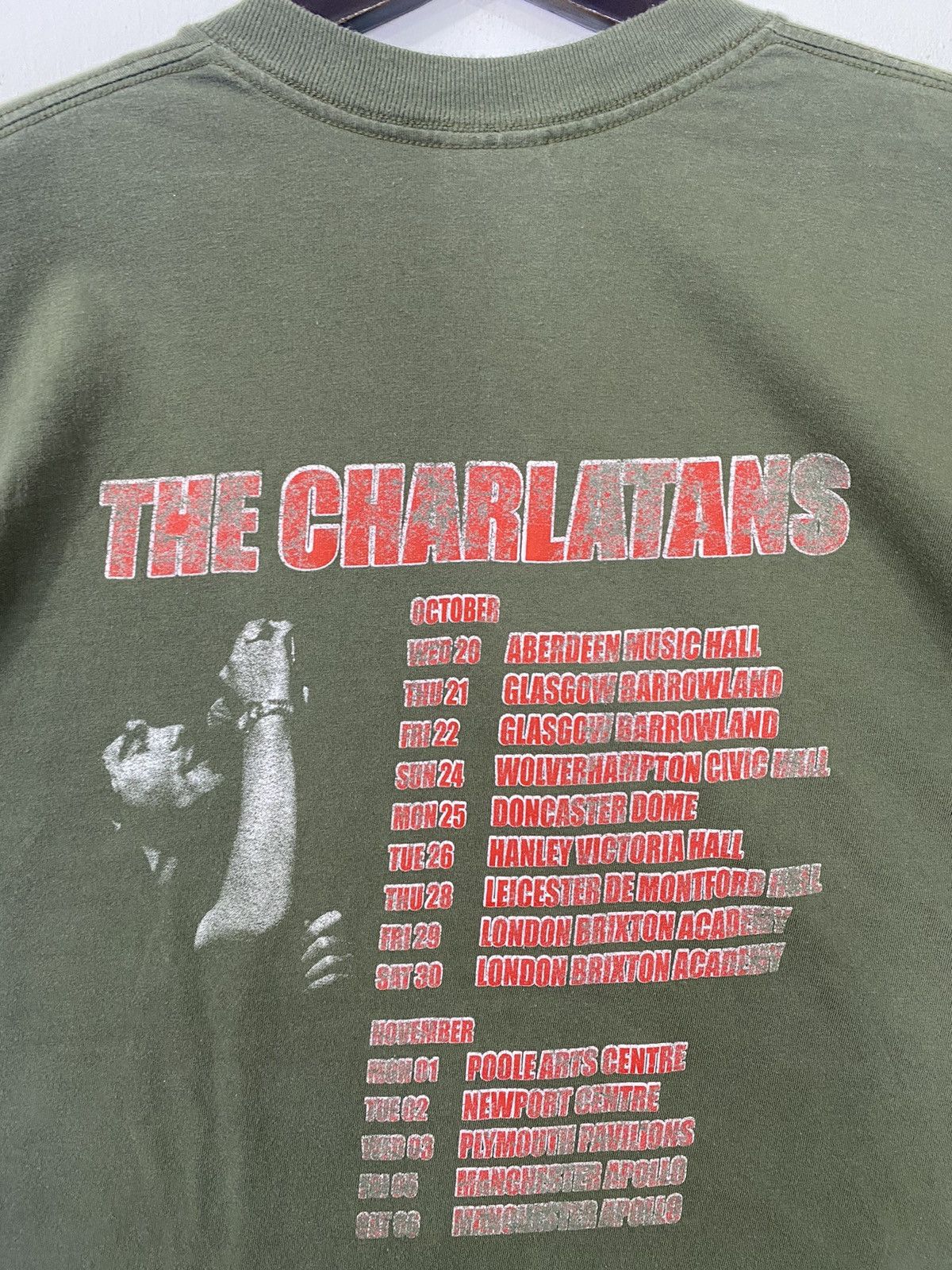 Band Tees 💥VINTAGE THE CHARLATANS Britpop band tour tee shirt Size US L / EU 52-54 / 3 - 5 Thumbnail