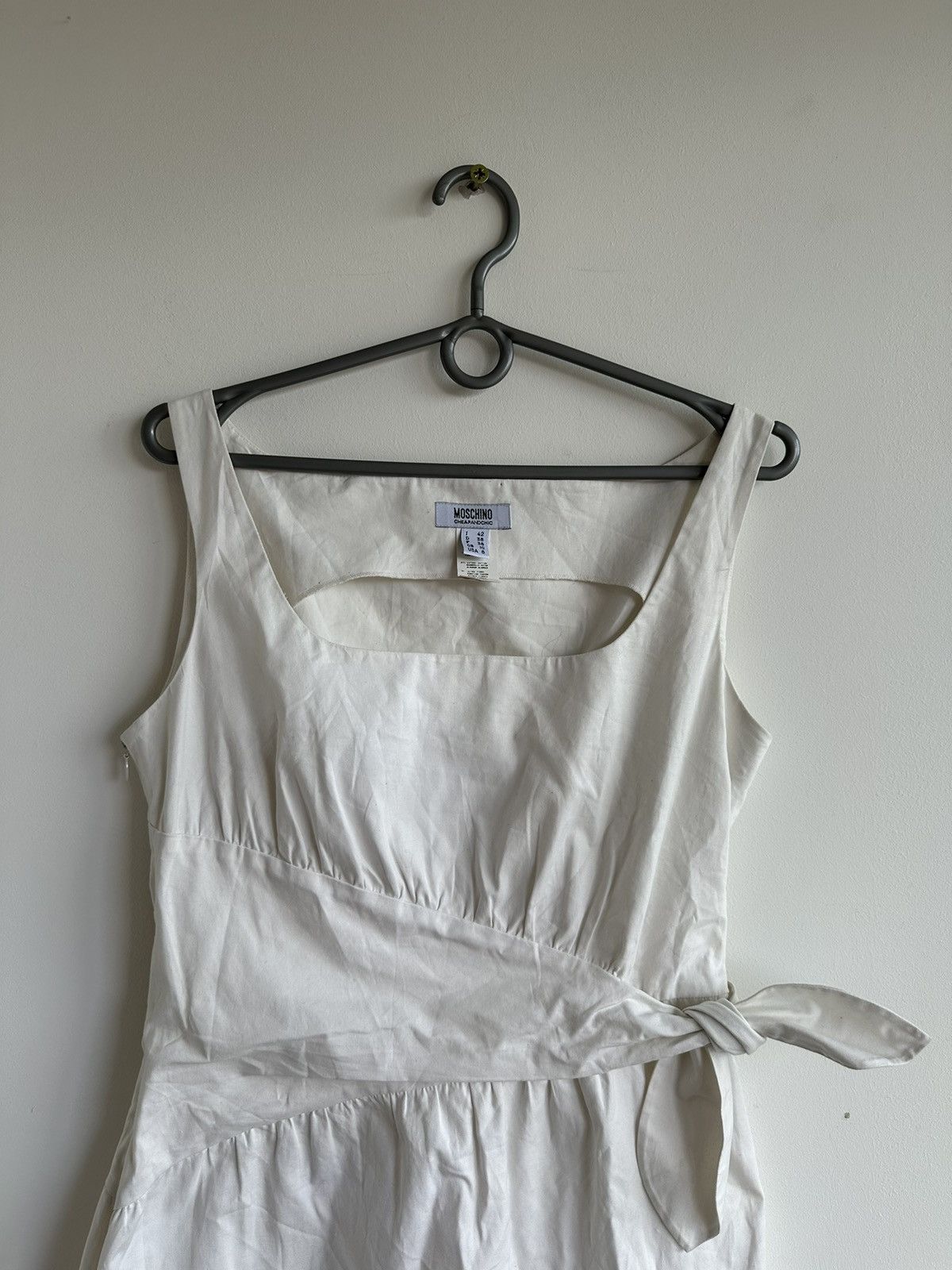 Moschino Vintage Moschino Cheap and Chic Dress Sheath Bow White US 8 Size M / US 6-8 / IT 42-44 - 4 Thumbnail