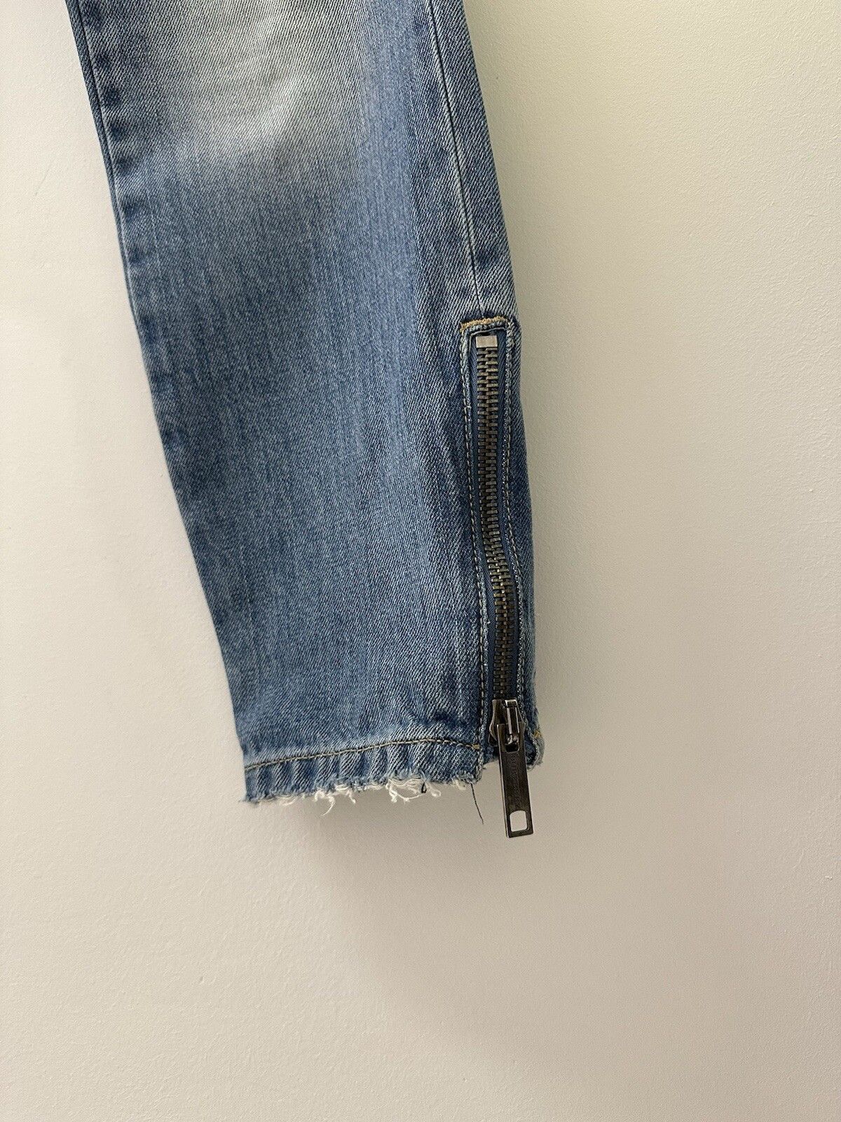 Burberry Burberry Brit Jeans Womens Denim Zip Distressed Blue Size 28" / US 6 / IT 42 - 7 Thumbnail