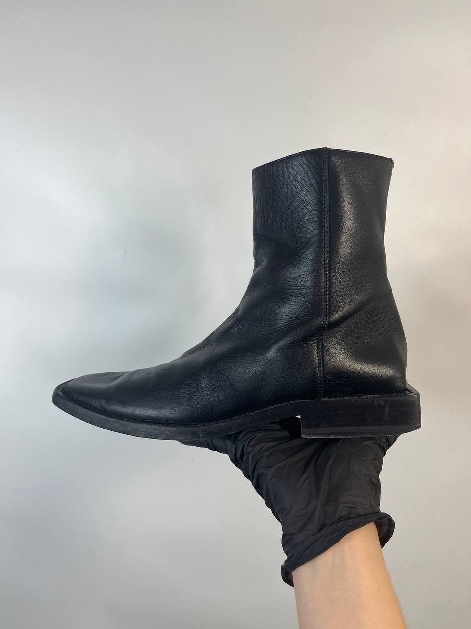 Balenciaga BALENCIAGA Chelsea ZIP-UP LEATHER BOOTS. SIZE 37 Size US 7 / IT 37 - 3 Thumbnail