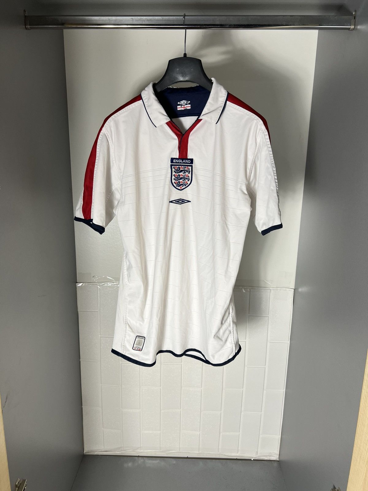 Vintage VERY RARE UMBRO ENGLAND RETRO SOCCER JERSEY MANCHESTER 90s Size US M / EU 48-50 / 2 - 1 Thumbnail