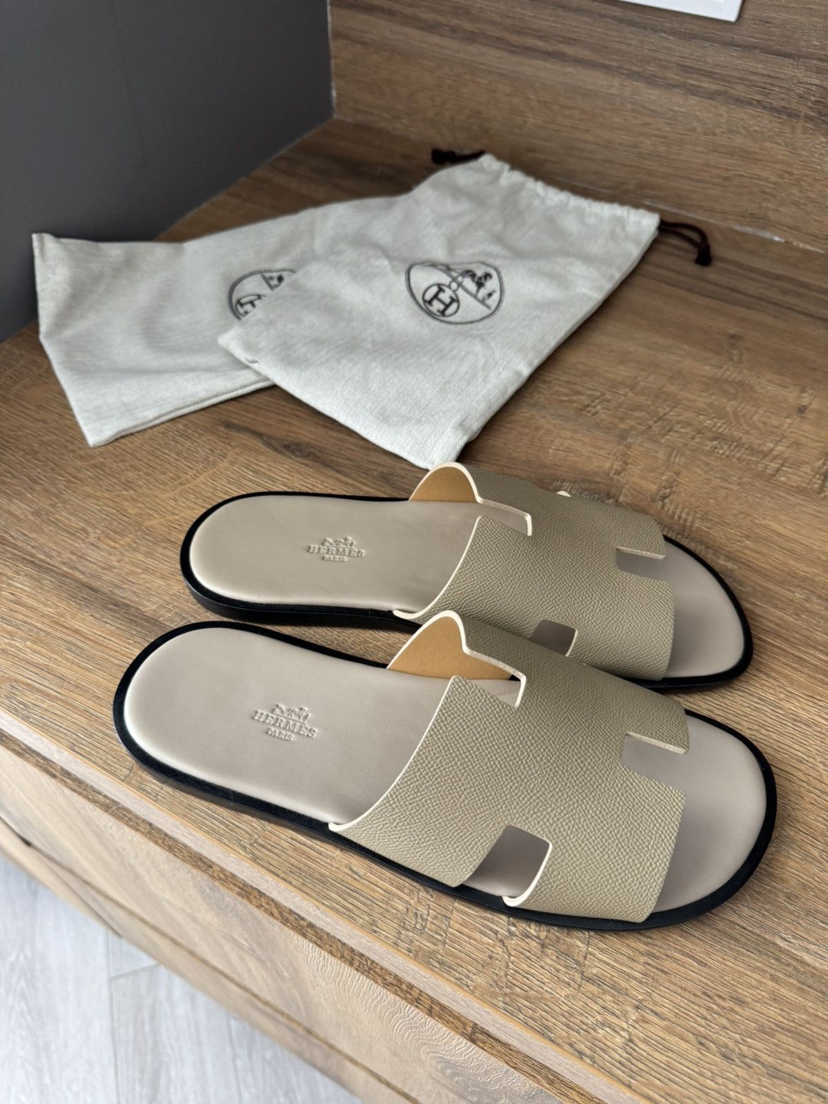 Hermes Hermès Oran Sandals - Black Calfskin Leather - EU 43 (US 10) Size US 10 / EU 43 - 3 Thumbnail