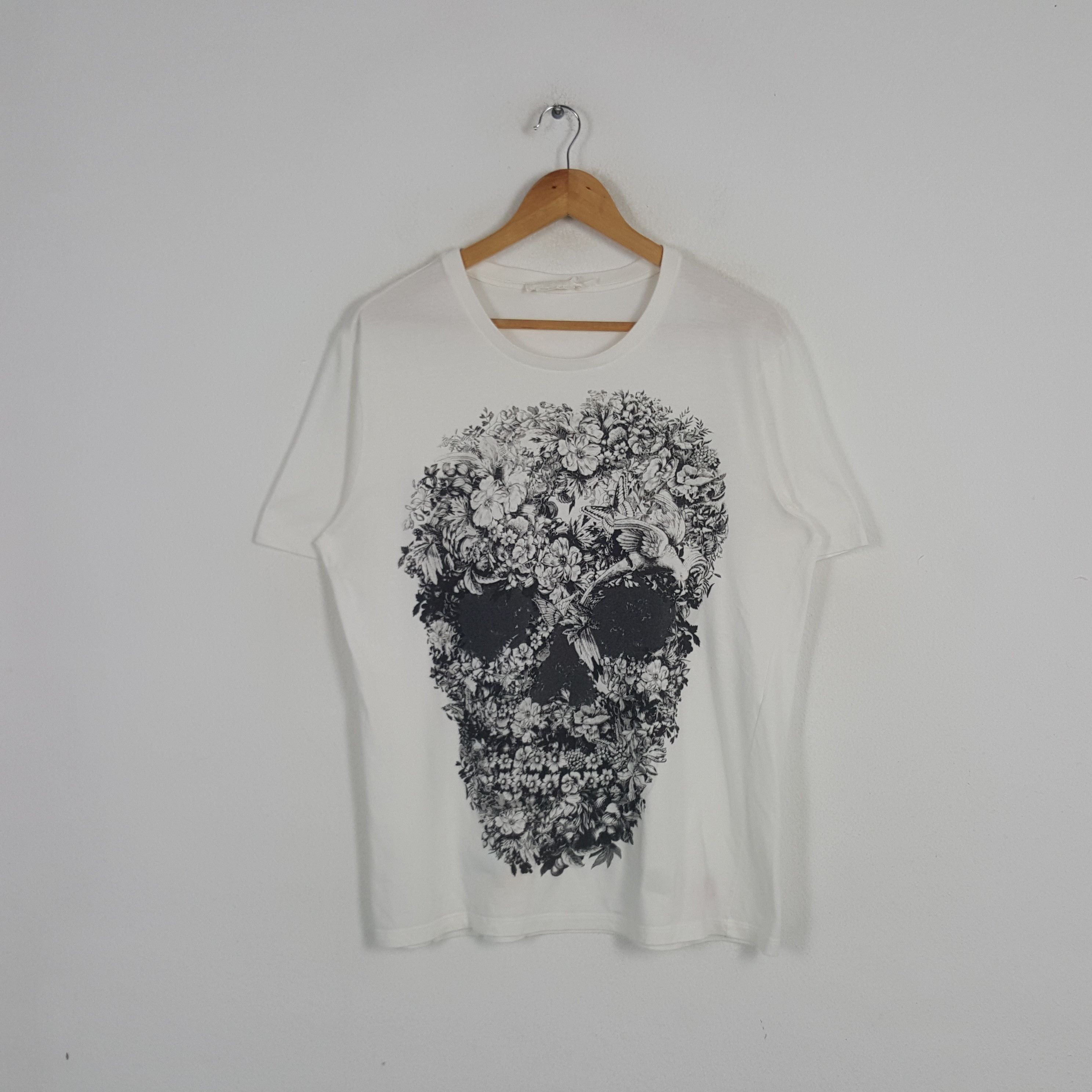 Alexander McQueen × Vintage Vintage Alexander McQueen Italian Brand Skull Art Tshirt Size US M / EU 48-50 / 2 - 1 Thumbnail
