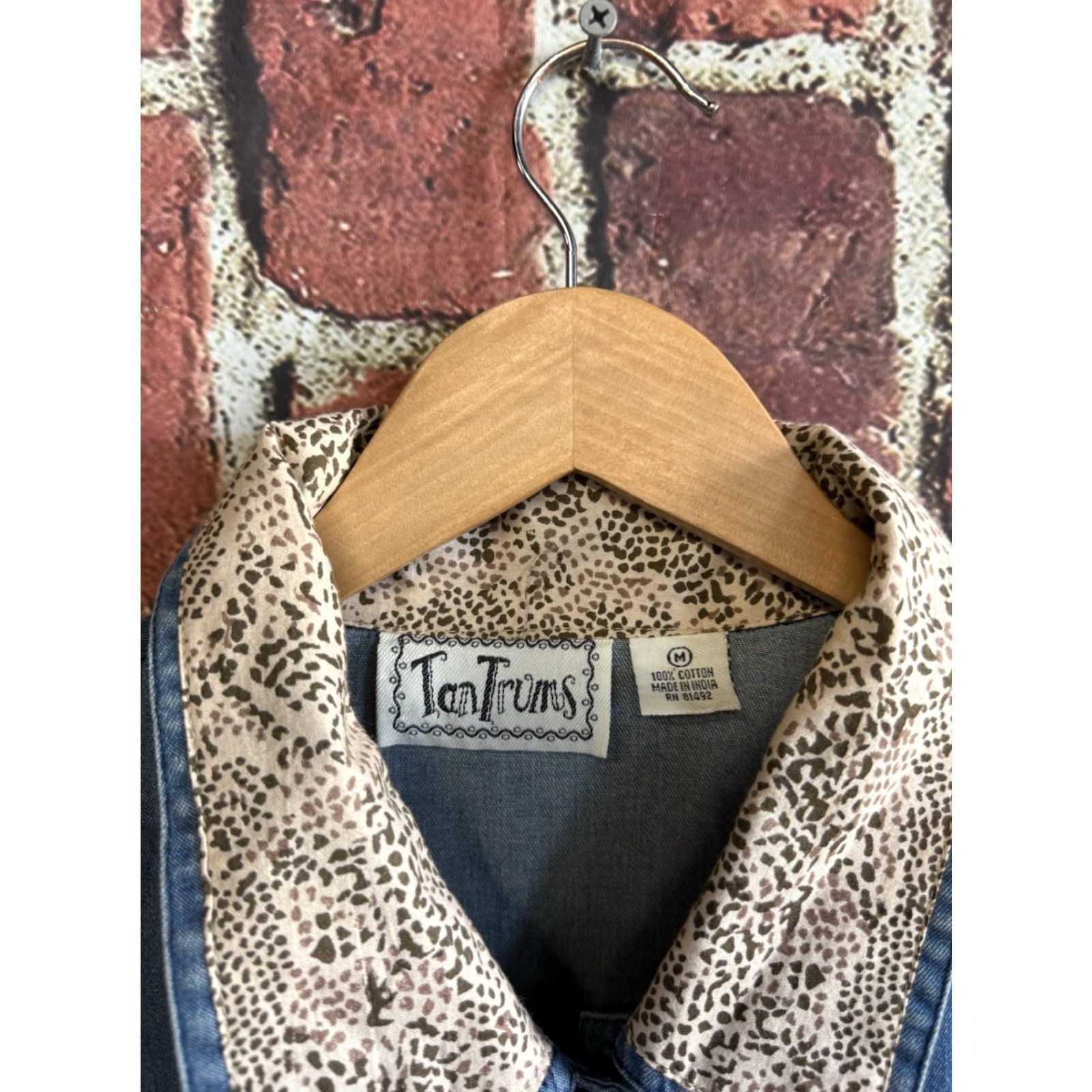Denime VINTAGE Tantrums Womens Denim Button-Up Shirt Blue Giraffes Size M Size M / US 6-8 / IT 42-44 - 3 Thumbnail