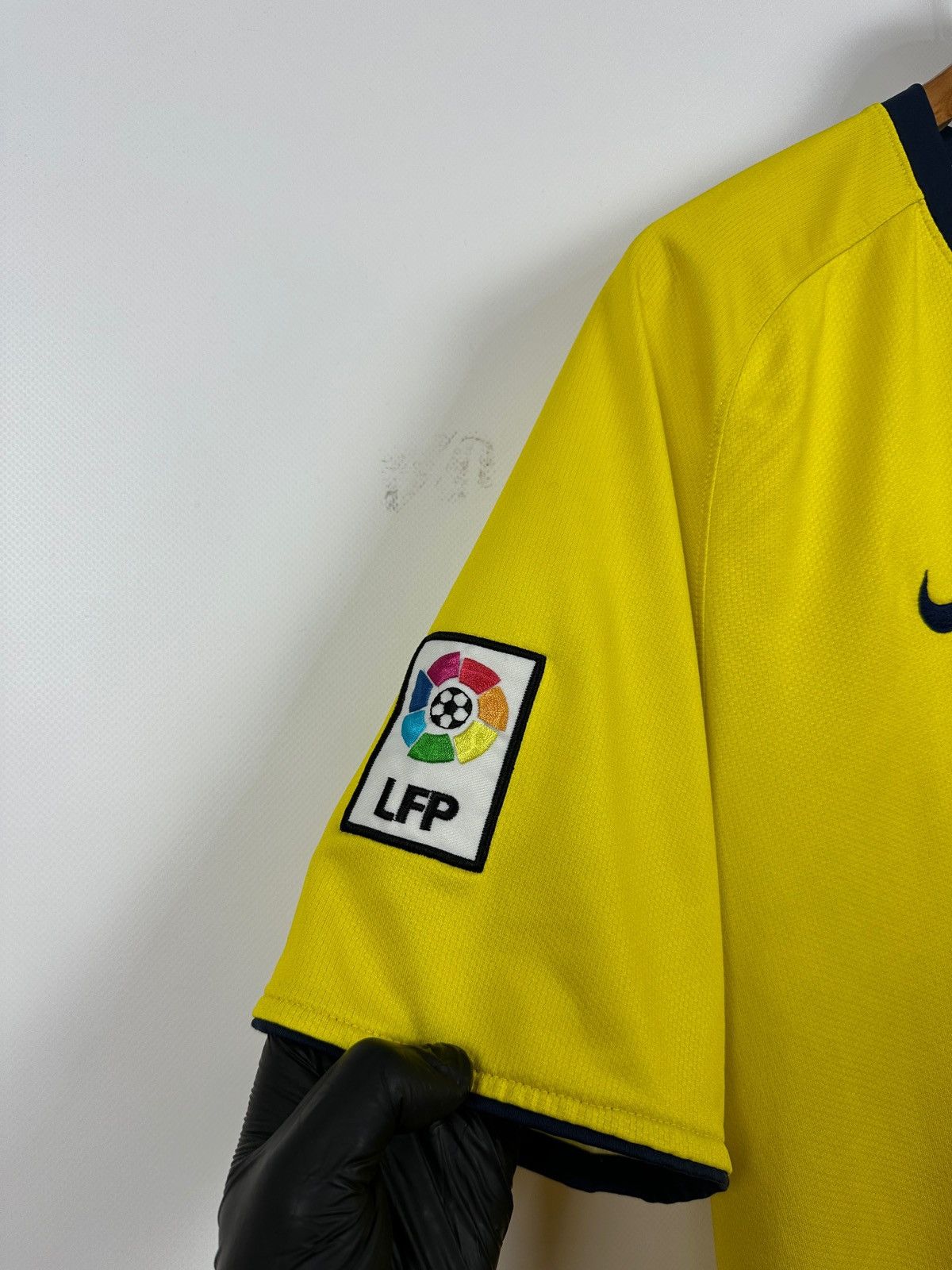 Nike 2008/09 Nike FC Barcelona Vintage Soccer Jersey Size US L / EU 52-54 / 3 - 10 Thumbnail