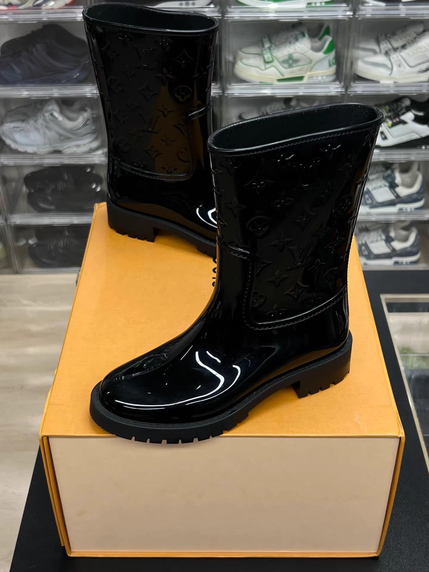 Louis Vuitton LV Drops Textured Print Flat Mid-Calf Boots K15 Size US 6 / IT 36 - 1 Thumbnail