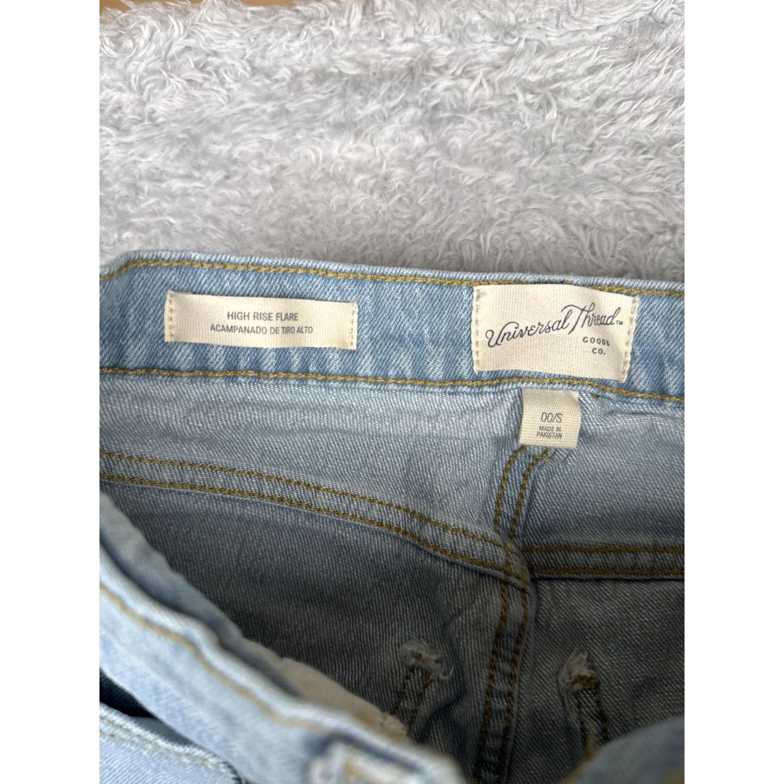 Vintage VINTAGE? No — Universal Thread Jeans Women 00 Short Light Wash High Rise Flare Denim Jeans Size 24" / US 00 / IT 34 - 6 Thumbnail