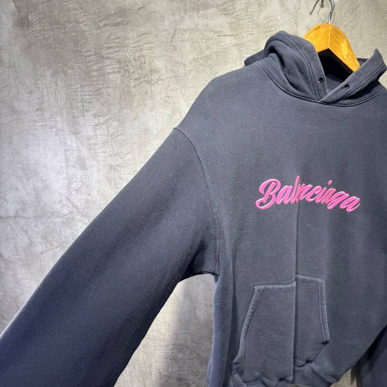 Balenciaga Balenciaga Barbie logo pull over hoodie Size US L / EU 52-54 / 3 - 8 Thumbnail
