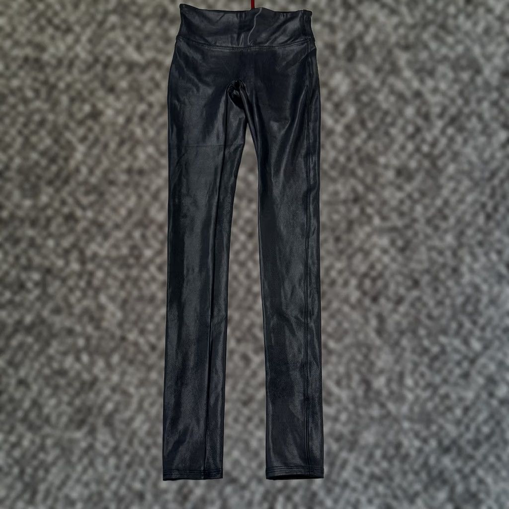 Spanx Spanx Leggings Black Women’s Petite Small Leggings Ankle Stretch Logo Blended Fabric High Rise Women Size 28" / US 6 / IT 42 - 1 Thumbnail