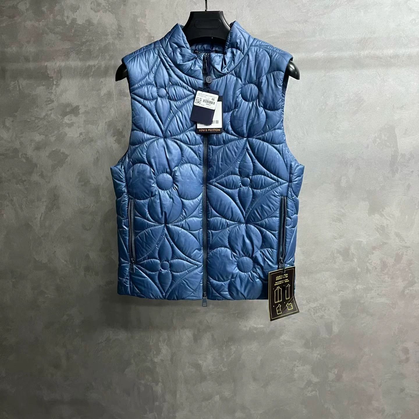 Louis Vuitton Louis Vuitton Blue Floral Padded Vest Size US S / EU 44-46 / 1 - 1 Thumbnail