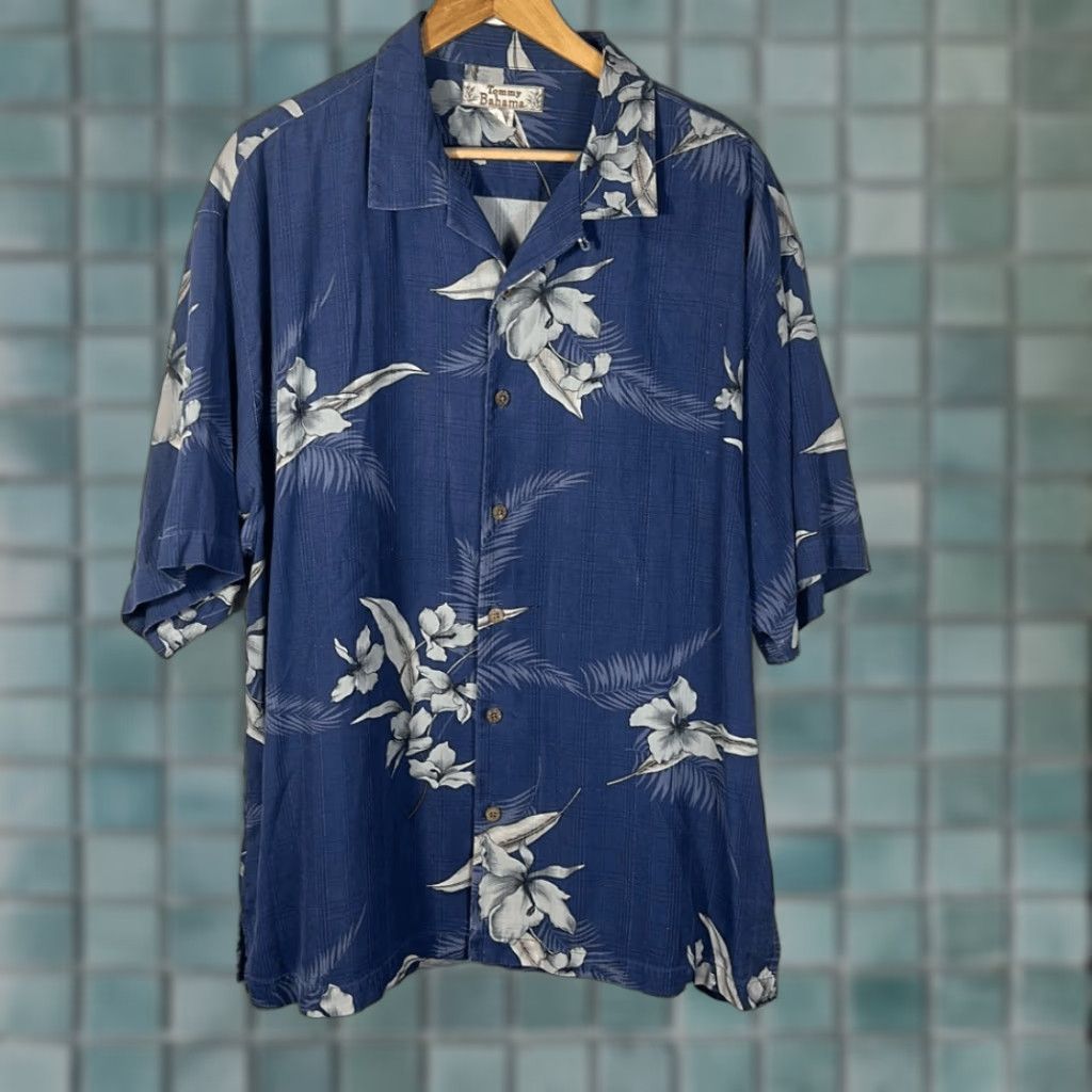 Tommy Bahama VINTAGE Tommy Bahama Silk Floral Hawaiian Shirt Short Sleeve Shirt XL Blue Silk Floral Hawaiian Theme Men JS? Size US XL / EU 56 / 4 - 1 Thumbnail