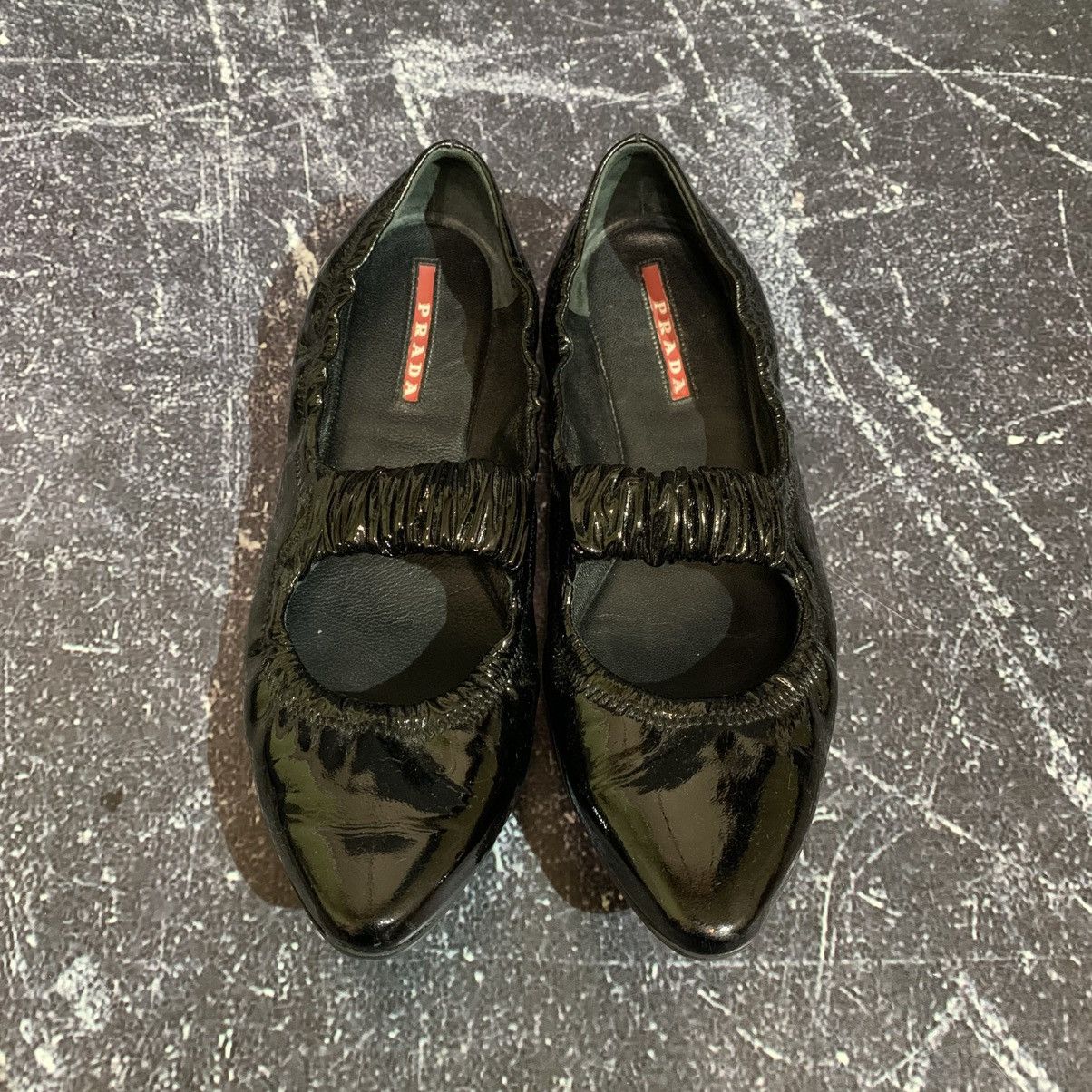 Prada Prada Sport Patent Leather Scrunch Mary Jane Ballet 36 Size Size US 6 / IT 36 - 5 Thumbnail