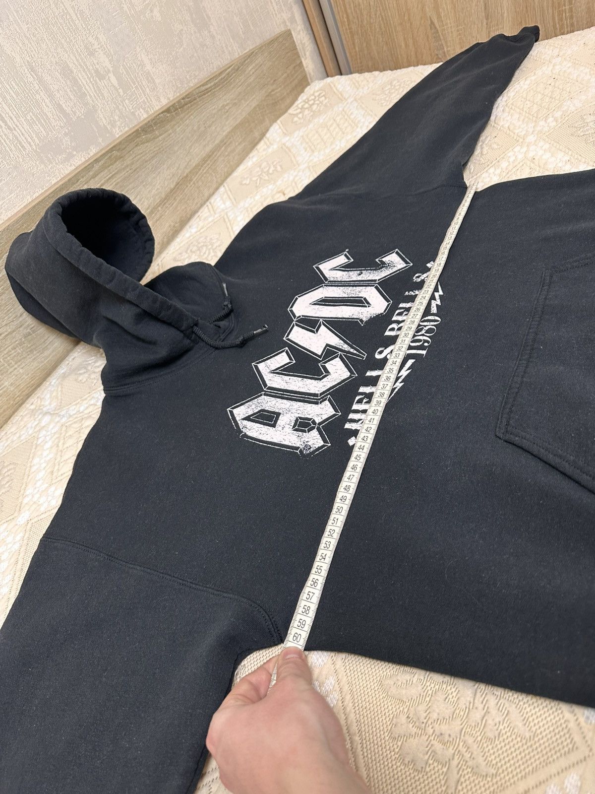 Band Tees 🔥 ACDC Hells Bells Back In Black 1980 Album Rock Band Hoodie Size US L / EU 52-54 / 3 - 9 Thumbnail