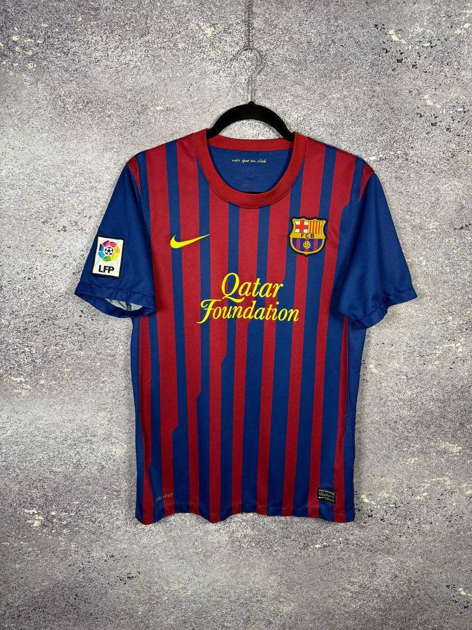 Nike MESSI FC Barcelona 2011/12 Nike Authentic Soccer Jersey S sz Size US S / EU 44-46 / 1 - 2 Thumbnail