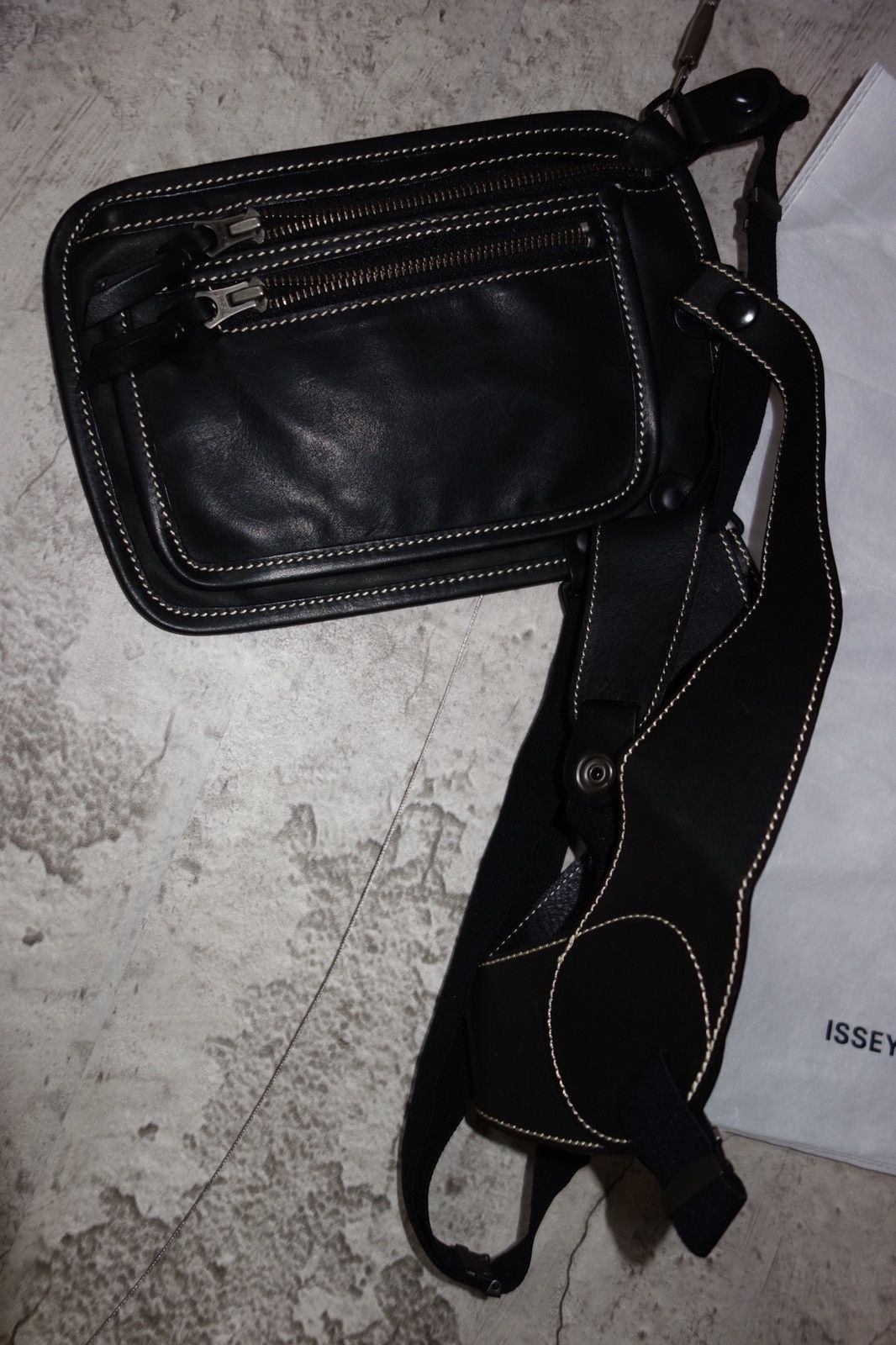 Issey Miyake ss2005 Issey Miyake Black Leather Body Holster Bag Size ONE SIZE - 3 Thumbnail