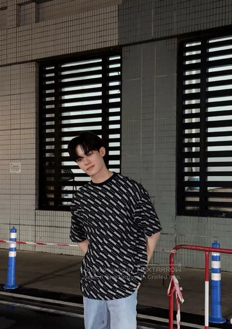 Balenciaga Balenciaga Black Full Print Bulletproof Vest Short Sleeve Size US S / EU 44-46 / 1 - 6 Thumbnail