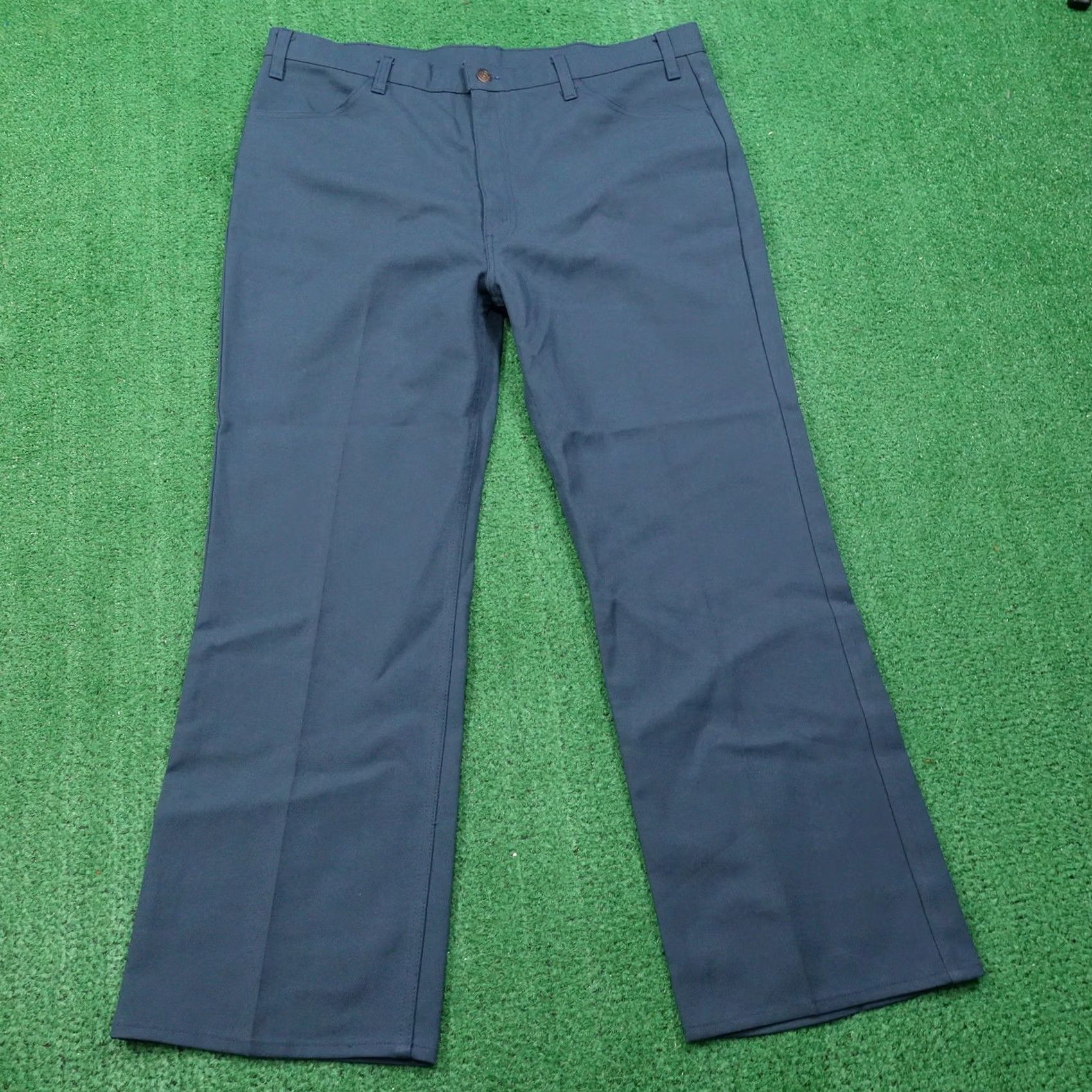 Levi's VINTAGE Levi's MENS BLUE BOOT CUT SLACK PANTS 41X30 BLACK GOLD TAB INSEAM 30 Regular Front Flat Casual Solid Belt Loops Denim/Chino Size US 41 - 3 Thumbnail