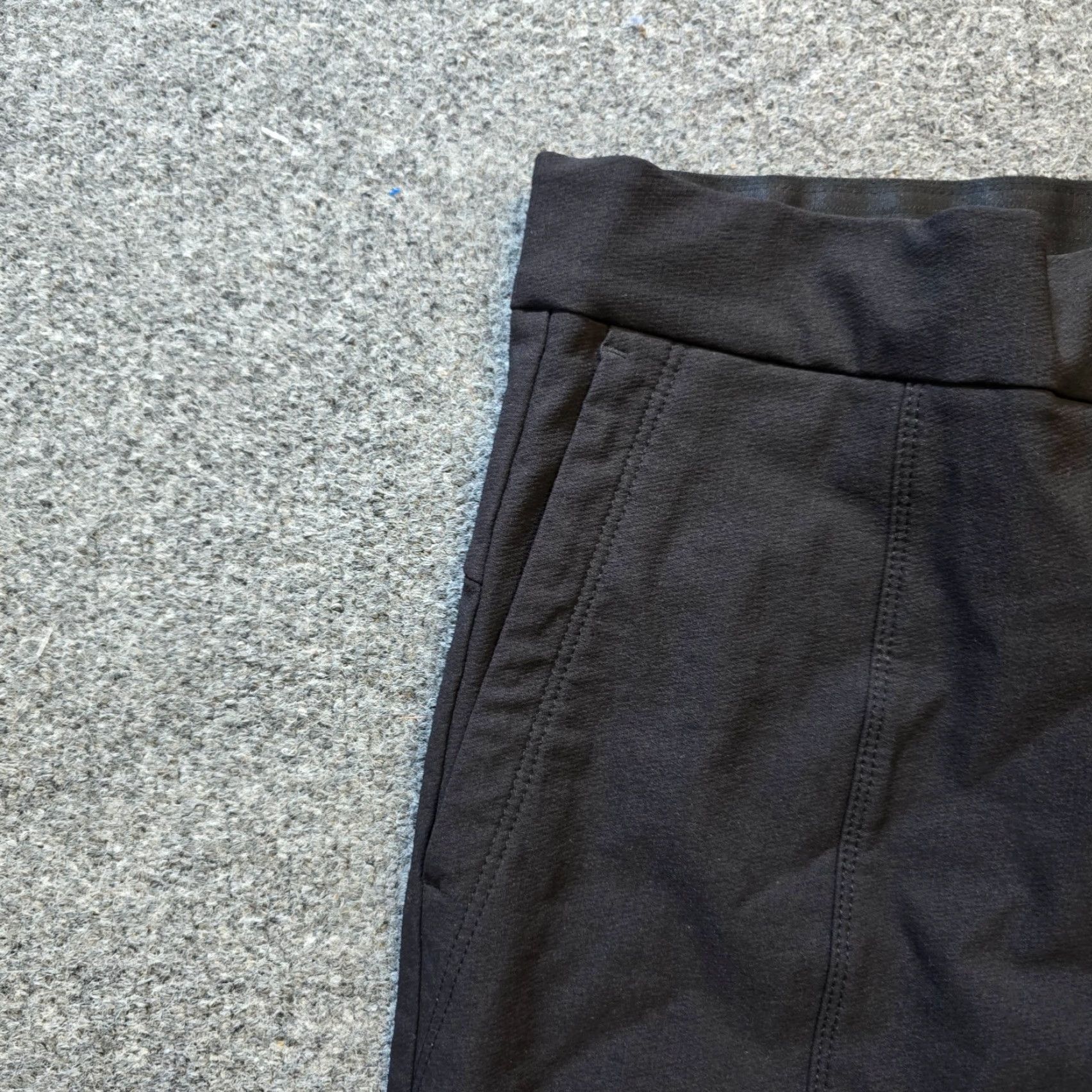 Athleta Athleta Pants Womens Size 4 Black Taper Pockets Stretch Athletic Casual Basic Size 27" / US 4 / IT 40 - 3 Thumbnail