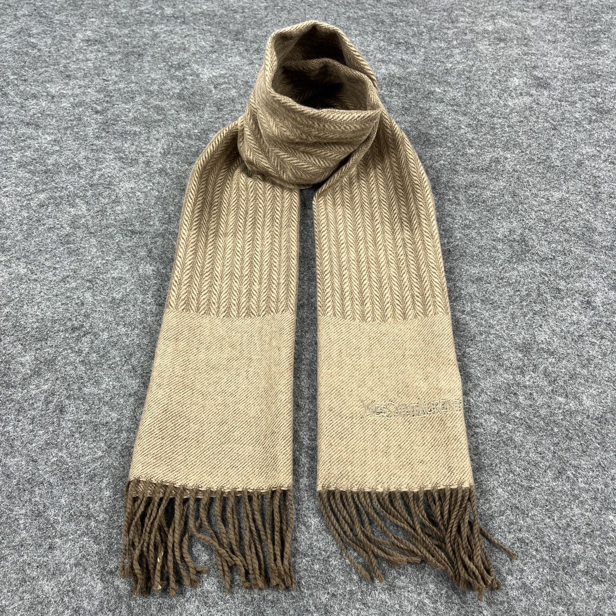 Vintage Yves Saint Laurent Scarf / Muffler / Neckwear T1013 Size ONE SIZE - 4 Thumbnail