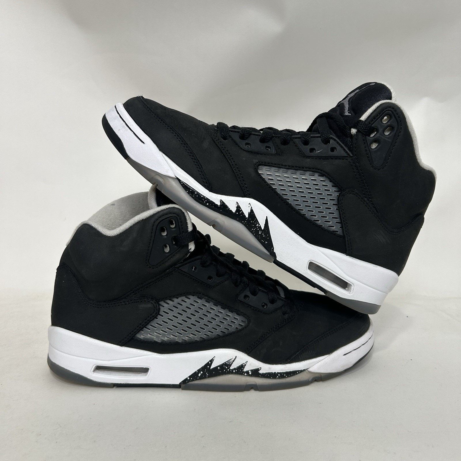 Jordan Brand Nike Air Jordan 5 Retro OG “Moonlight/Oreo” (2021) Size US 9 / EU 42 - 1 Thumbnail