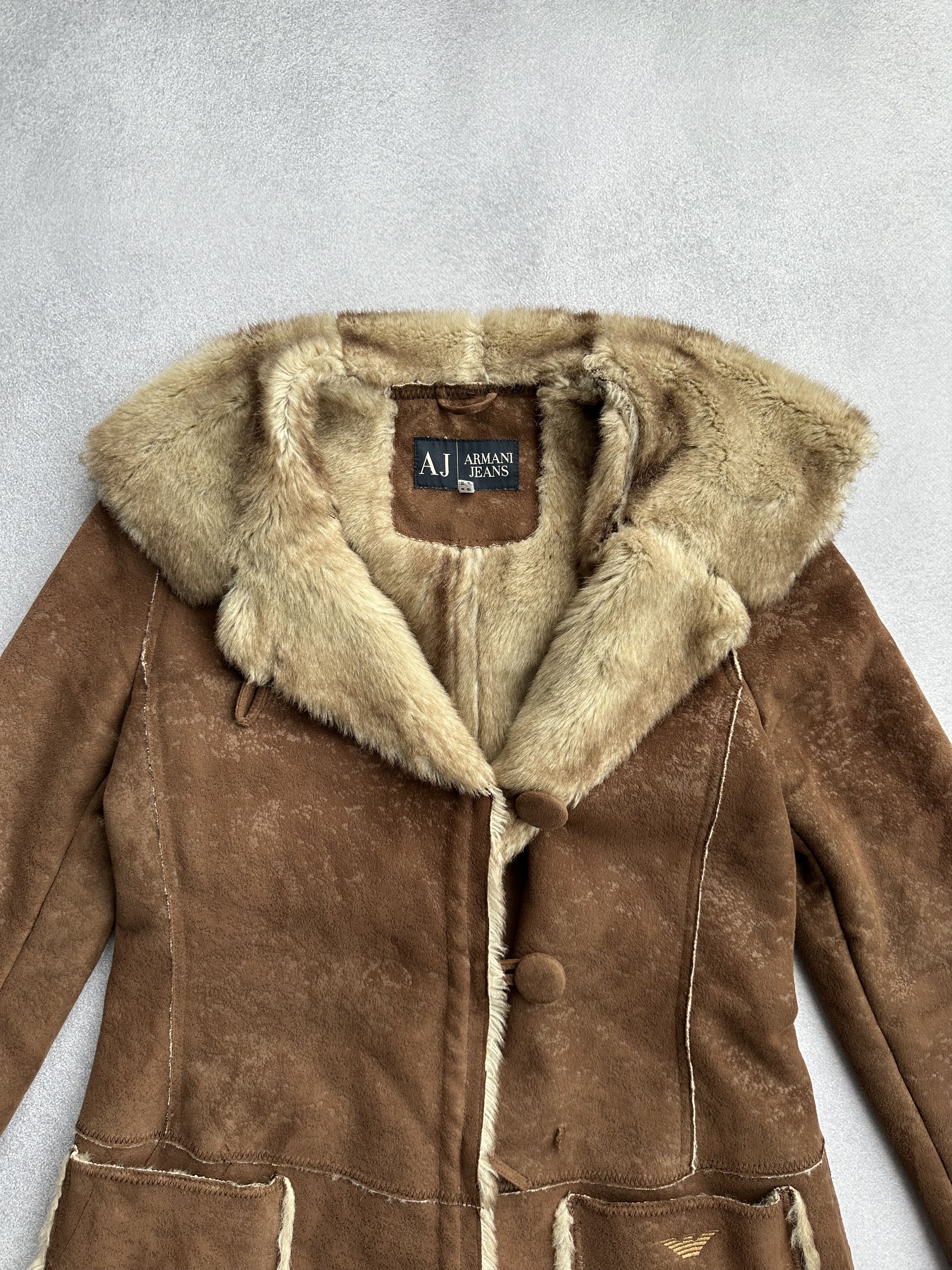 Armani × Japanese Brand × Vintage Vintage Armani Jeans Sheepskin Fur Woman Jacket Size M / US 6-8 / IT 42-44 - 3 Thumbnail