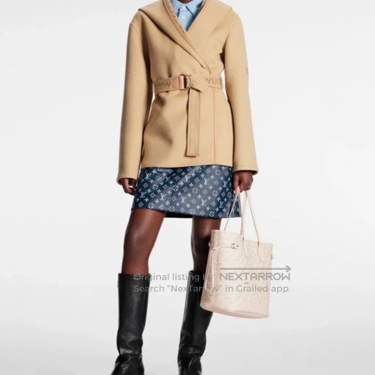 Louis Vuitton Louis Vuitton Monogram Short Coat. Size US M / EU 48-50 / 2 - 1 Thumbnail