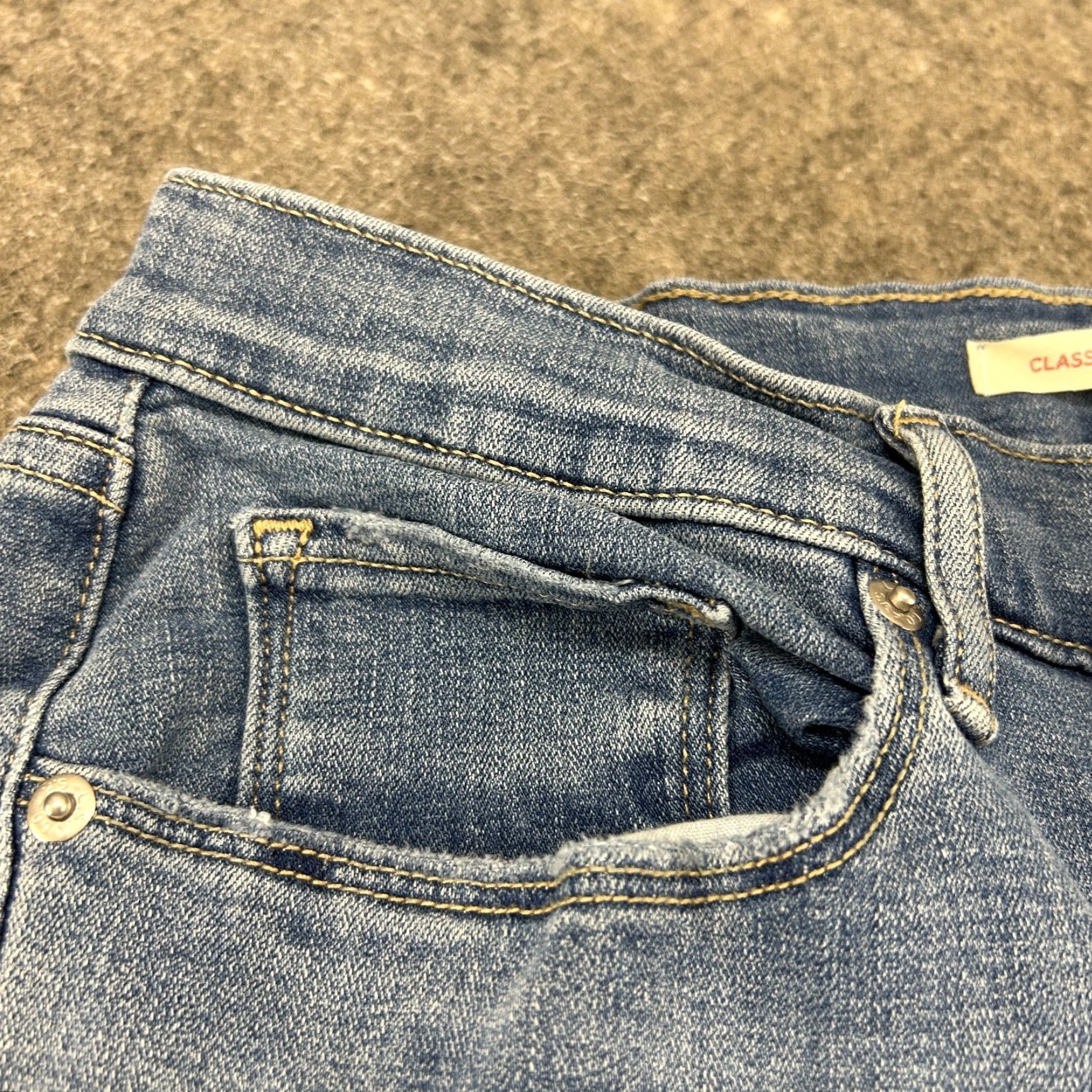 Levi's Levi's Jeans Womens 10 Blue Bootcut Classic Fit Light Wash Stretch Denim Cotton Jeans Women Regular 32x30 Blue Bootcut Stretch Distressed Size 24" / US 00 / IT 34 - 3 Thumbnail