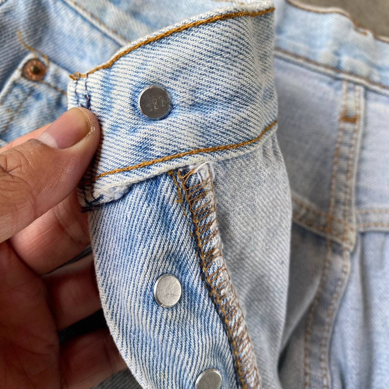 Levi's Vintage Clothing Vintage 90s Levi's 501 Distressed Dirty Wash Faded Grunge Size US 29 - 9 Thumbnail
