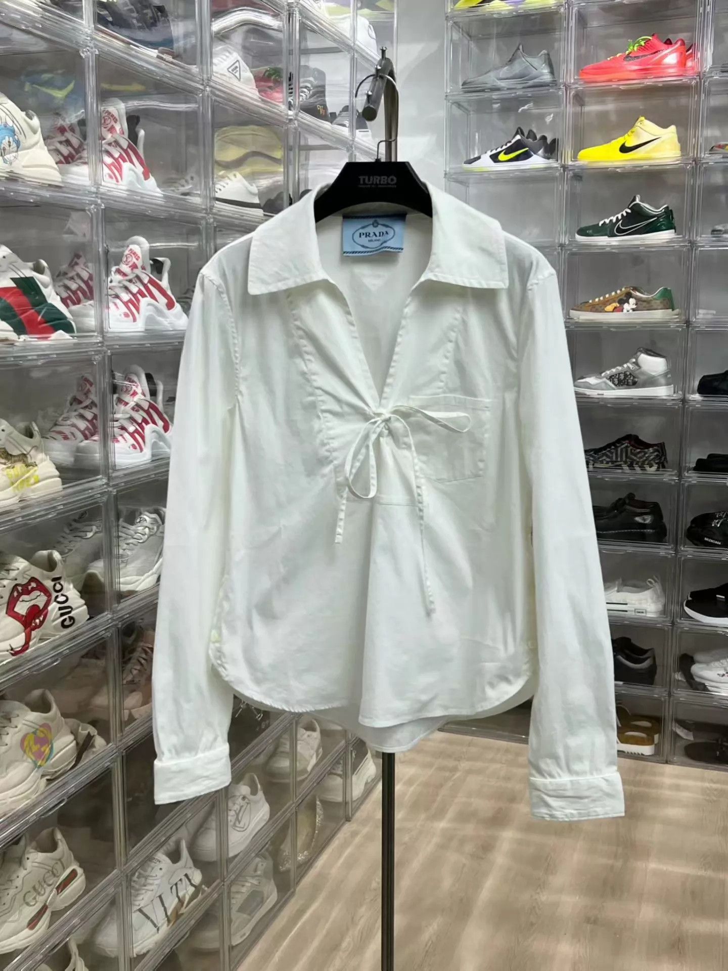 Prada PRADA Bow White Shirt 42 Size M / US 6-8 / IT 42-44 - 1 Thumbnail