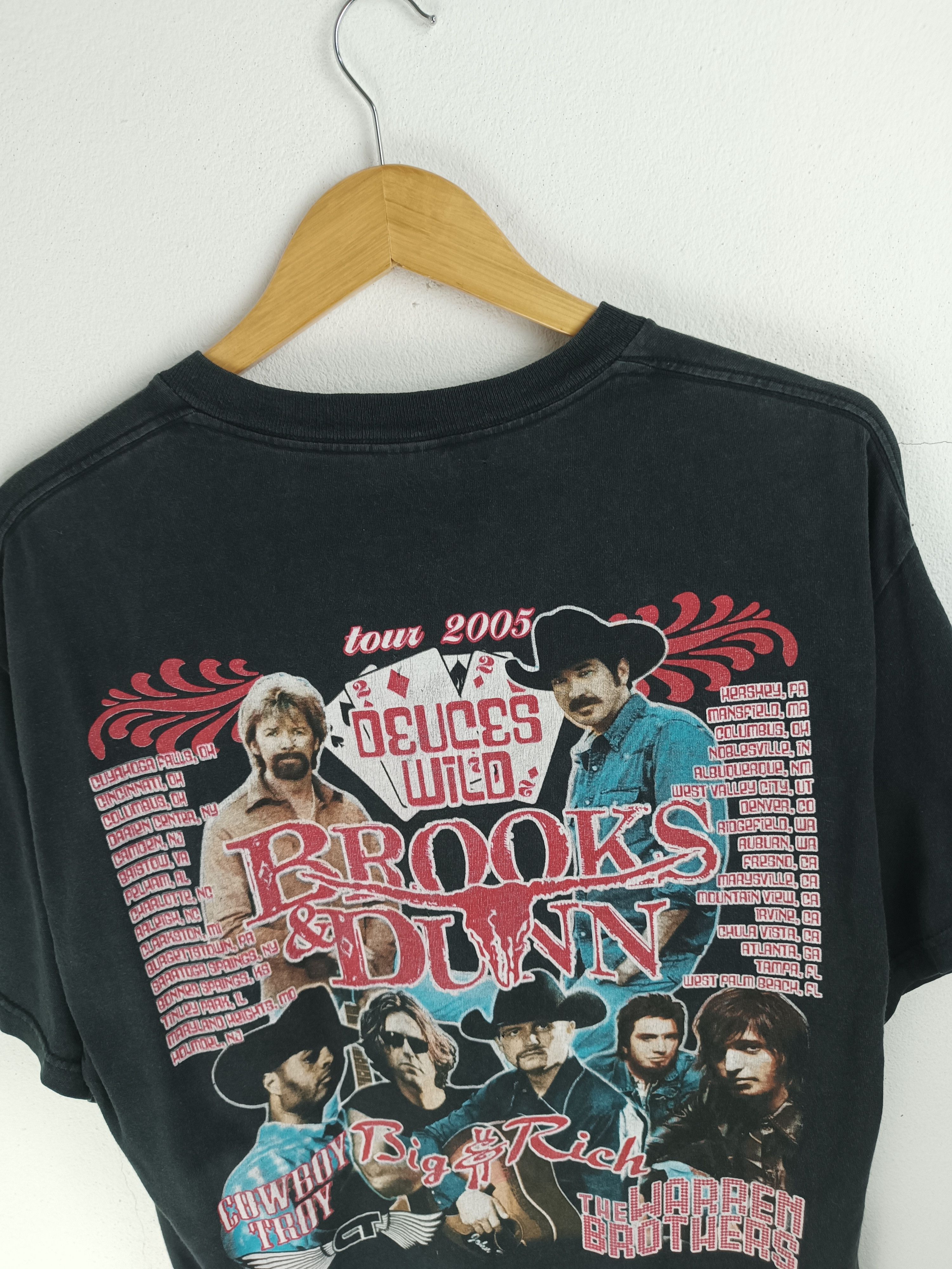 Band Tees VINTAGE 2005 BROOKS & DUNN DEUCES WILD TOUR cowboy country Size US L / EU 52-54 / 3 - 16 Thumbnail