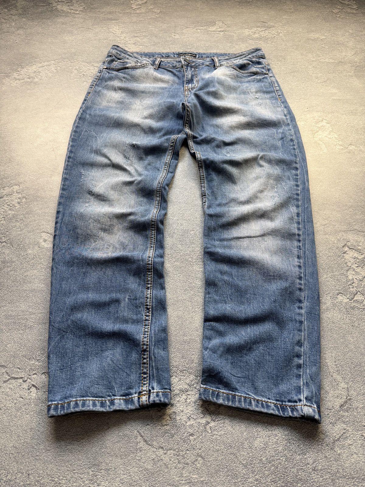 Dolce & Gabbana Vintage Dolce & Gabbana Metal Logo Jeans Size US 34 / EU 50 - 2 Thumbnail