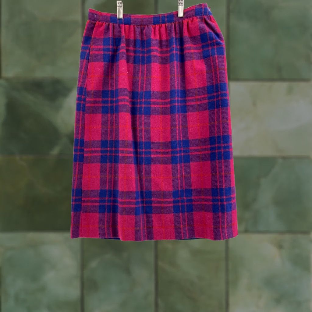Vintage VTG Personal Skirt Womens 10 Red Plaid Knee Length Wool Blend Pleated Pattern Zip Vintage Skirt Womens 10 Red Plaid Knee Length Size 32" / US 10 / IT 46 - 1 Thumbnail