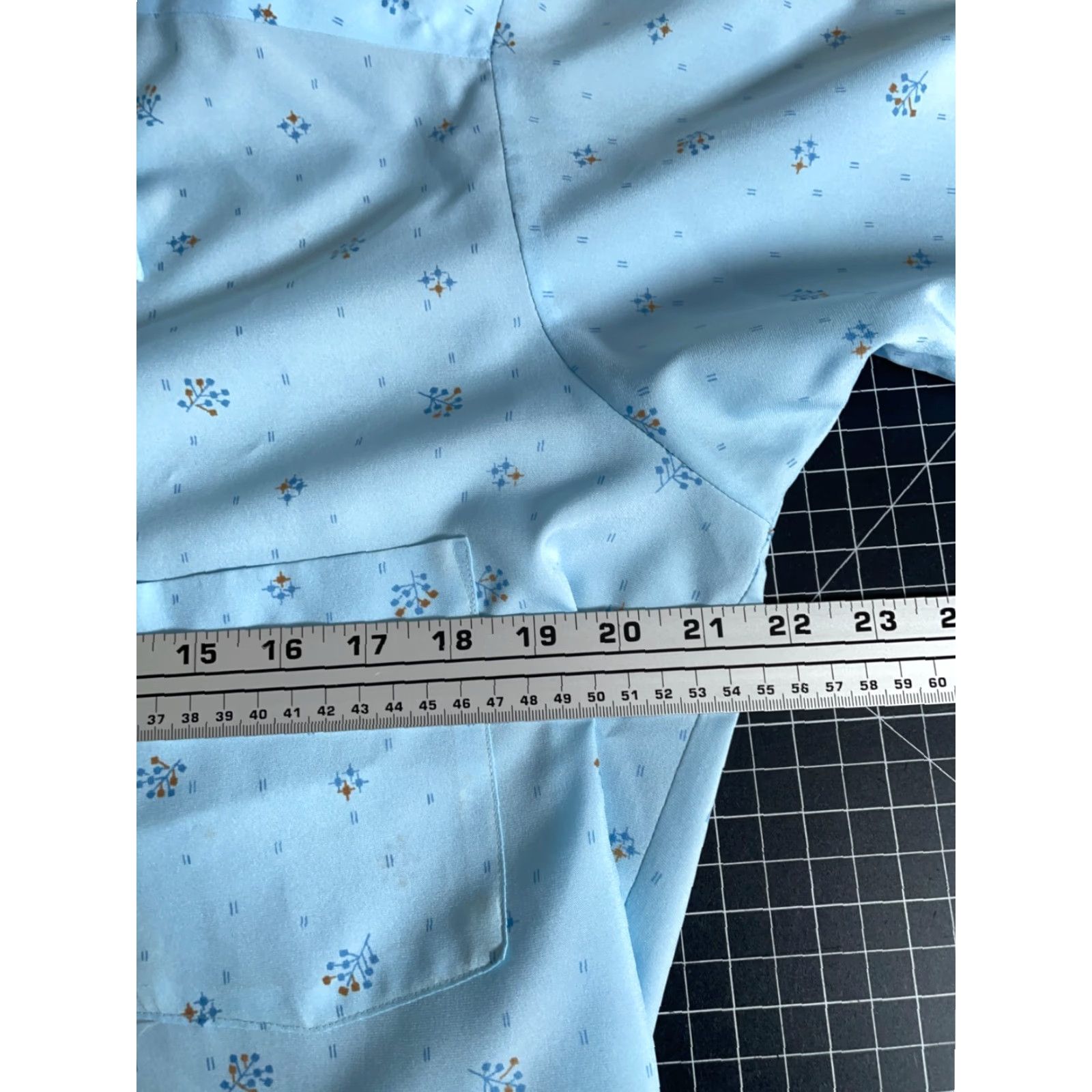 Sears VINTAGE Sears Geometric Pattern Shirt Men 15.5 / Medium Blue Polyester Ultressa 70s 80s Retro Button-Up Short Sleeve Collared Mens Size US M / EU 48-50 / 2 - 5 Thumbnail