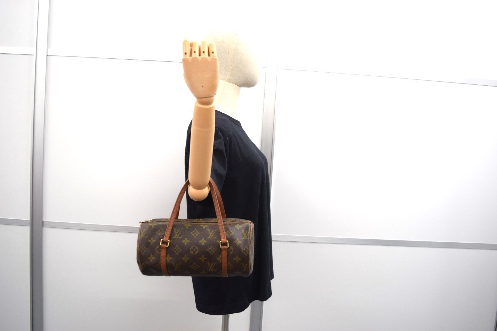 Louis Vuitton LV Papillon 26 Duffle Bag Monogram Canvas M51366 Size ONE SIZE - 12 Thumbnail