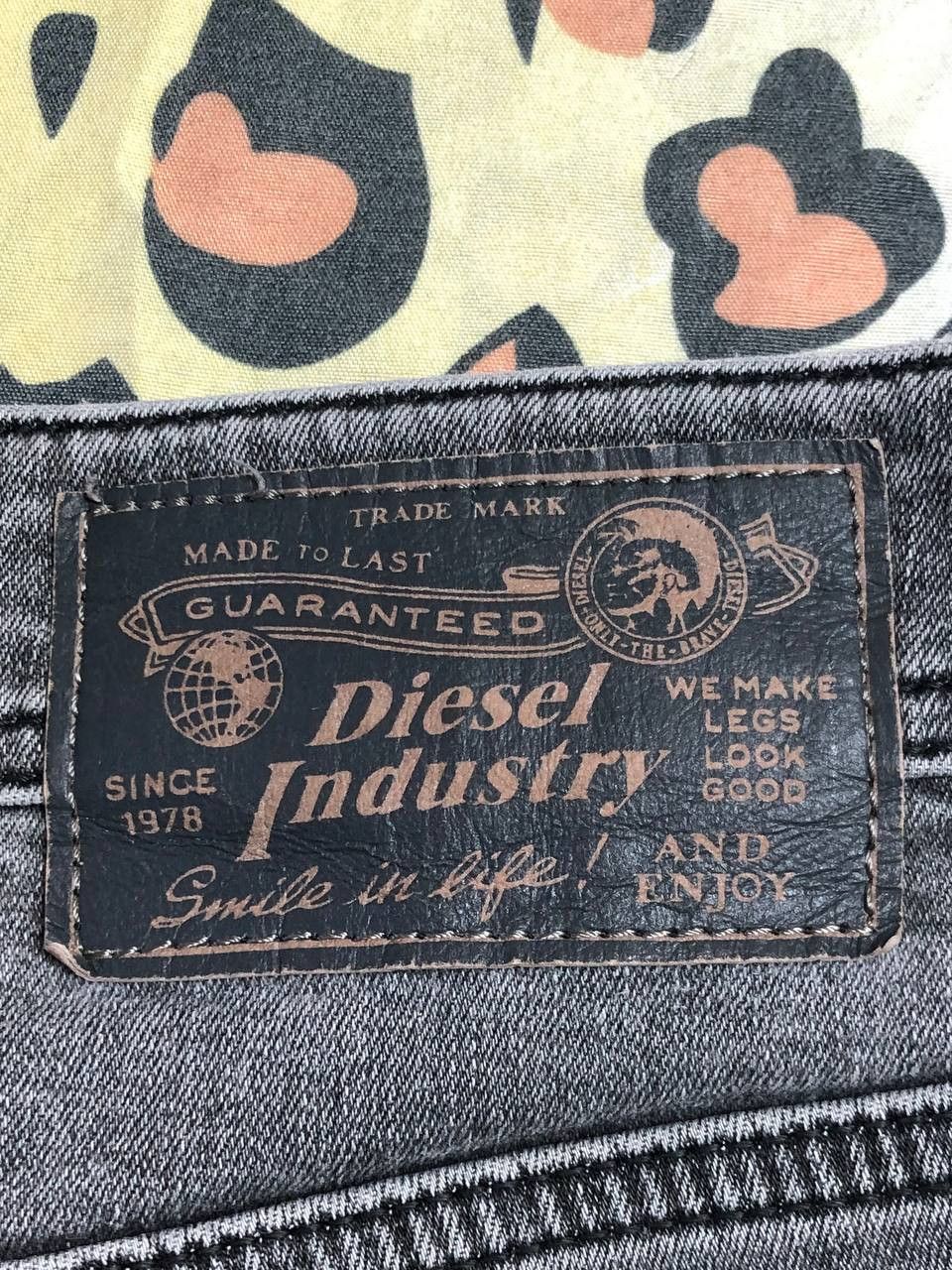Diesel × Vintage Vintage Diesel 90’s Y2K Style Baggy Wide Denim Jeans Pants Size US 32 / EU 48 - 7 Thumbnail