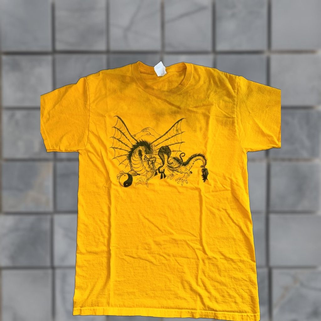 Fruit Of The Loom VINTAGE Karate Dragon T-Shirt Yellow M Mens Lightweight Fruit of the Loom 19x27 Regular Medium Size US M / EU 48-50 / 2 - 1 Thumbnail