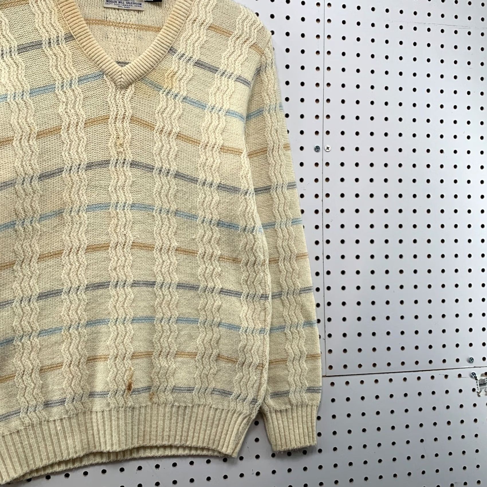Vintage VINTAGE AMANA Wintuk Knit Sweater Mens Size 42 Beige V Neck Striped Pullover Size US L / EU 52-54 / 3 - 4 Thumbnail