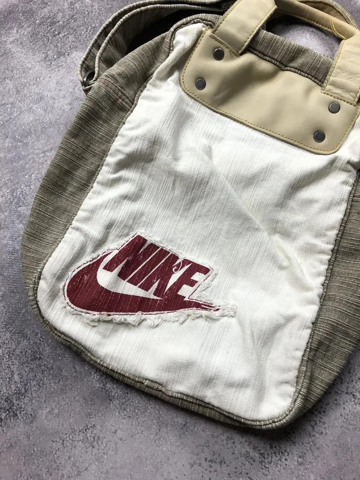 Nike NIKE Vintage 1990s Big Logo Bag Streetwear Hype Y2k Style Size ONE SIZE - 2 Thumbnail