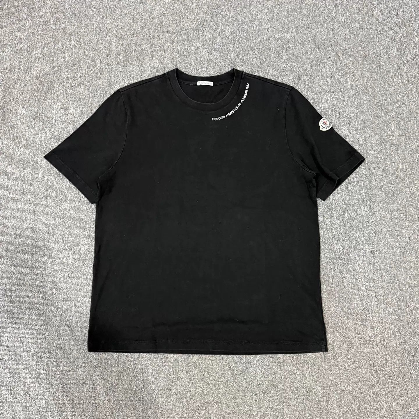 Moncler Moncler Black Arm Logo Short Sleeve L Size L / US 10 / IT 46 - 1 Thumbnail