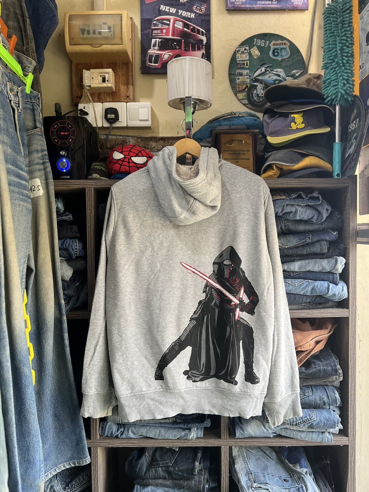 Star Wars 🔥Uniqlo Star Wars Faux Fur Zipper Hoodies Size US M / EU 48-50 / 2 - 1 Thumbnail