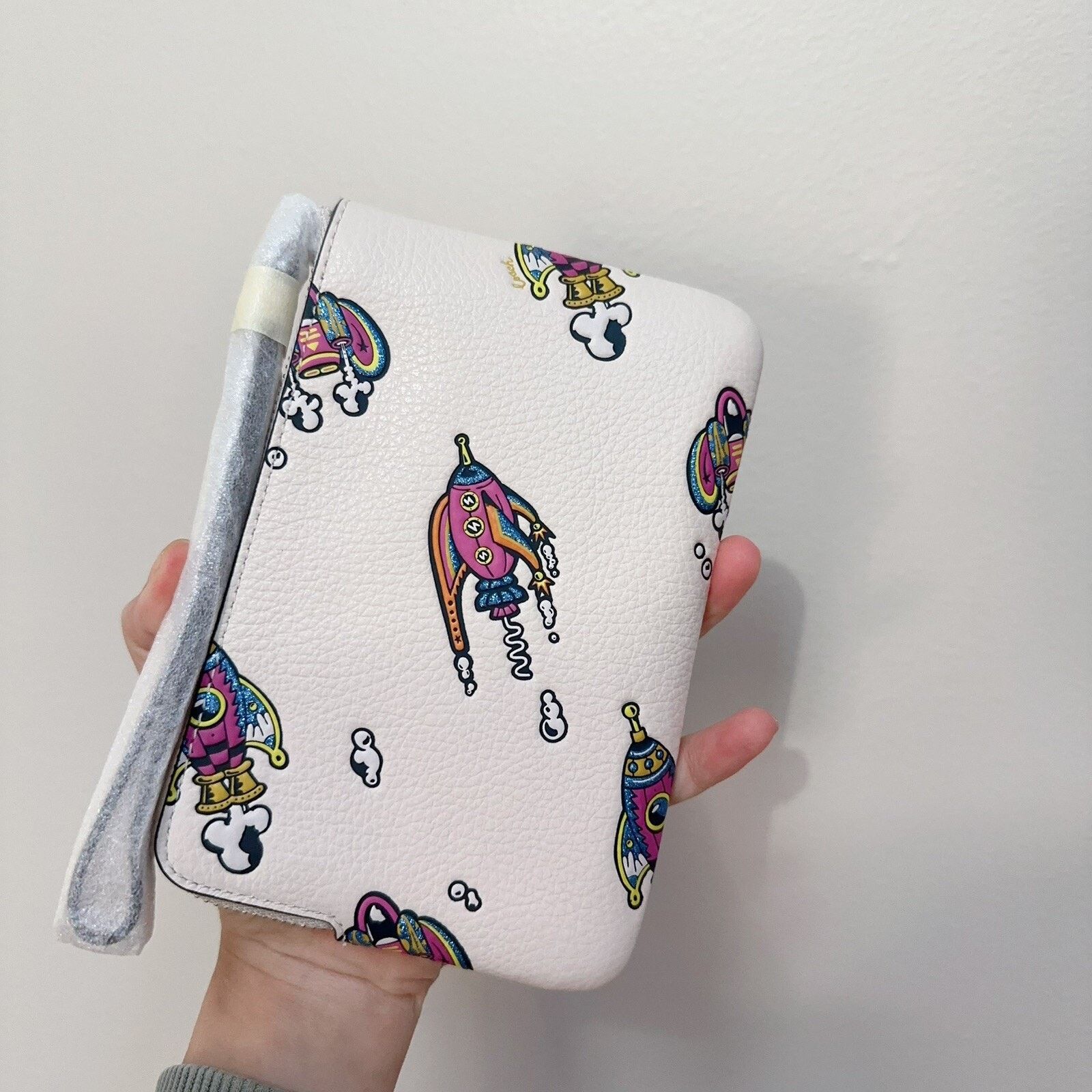 Coach NEW Coach Corner Zip Wristlet Cosmic Rocket CW864 Chalk Size ONE SIZE - 6 Thumbnail