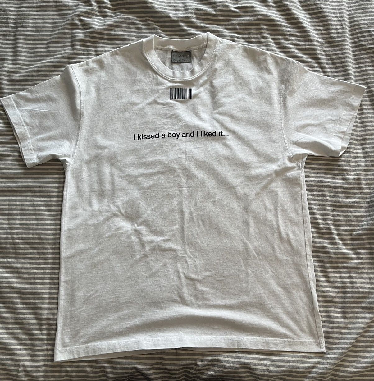 VTMNTS VTMNTS ’I Kissed A Boy…’ Size US L / EU 52-54 / 3 - 1 Thumbnail