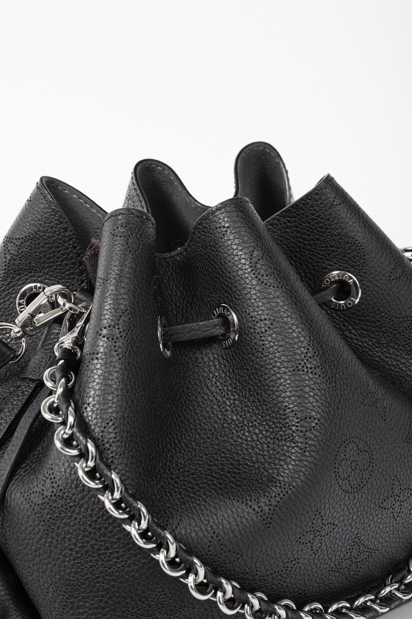 Louis Vuitton Louis Vuitton Bella Black Mahina Leather Bucket Bag Size ONE SIZE - 8 Thumbnail