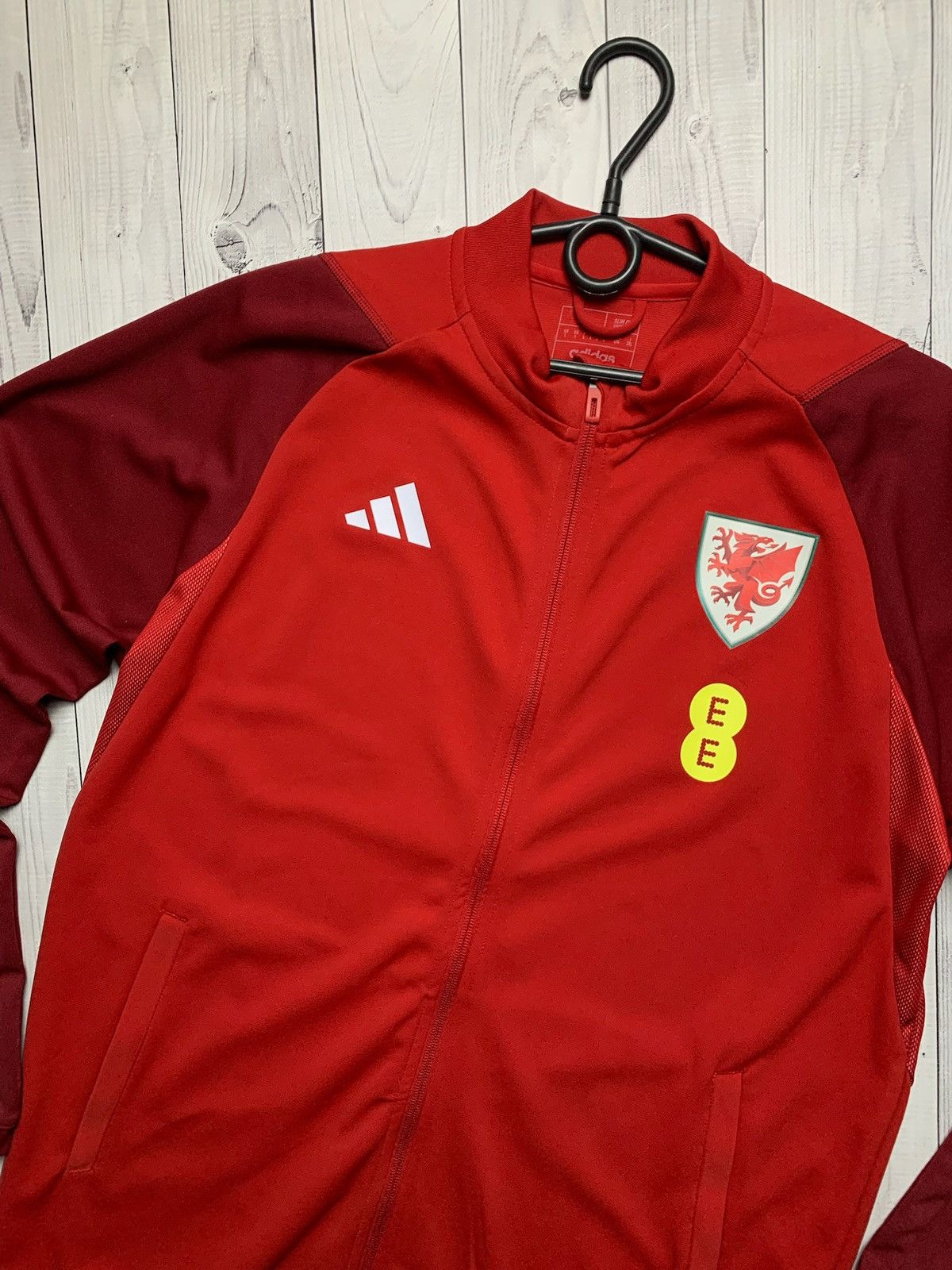 Adidas Adidas Wales soccer training jacket logo red size L Size US L / EU 52-54 / 3 - 2 Thumbnail