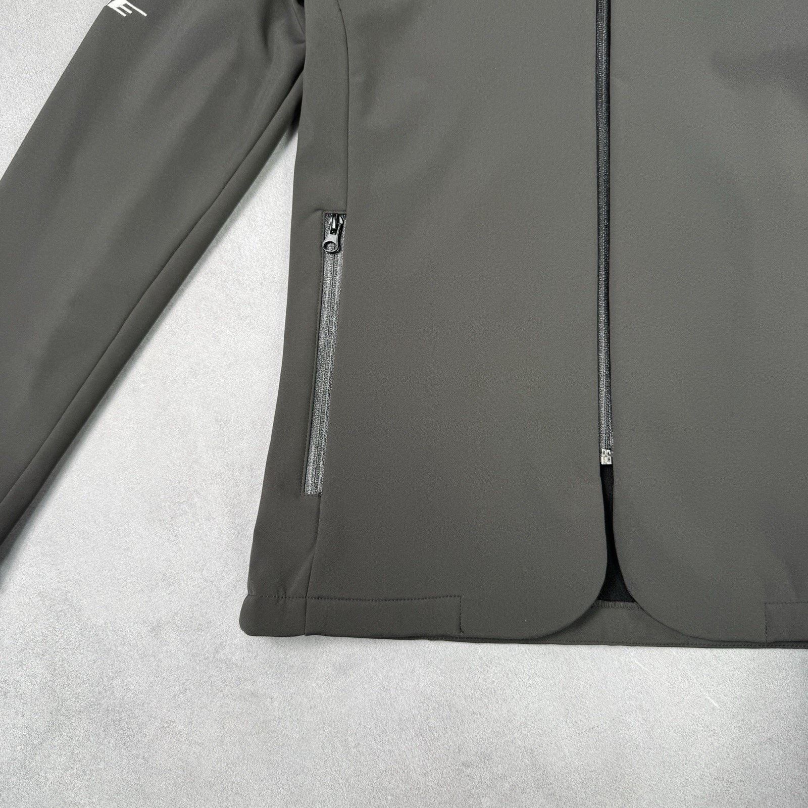 Mercedes-Benz Hugo Boss Mercedes-AMG Petronas F1 Team Softshell Jacket S Size US S / EU 44-46 / 1 - 6 Thumbnail