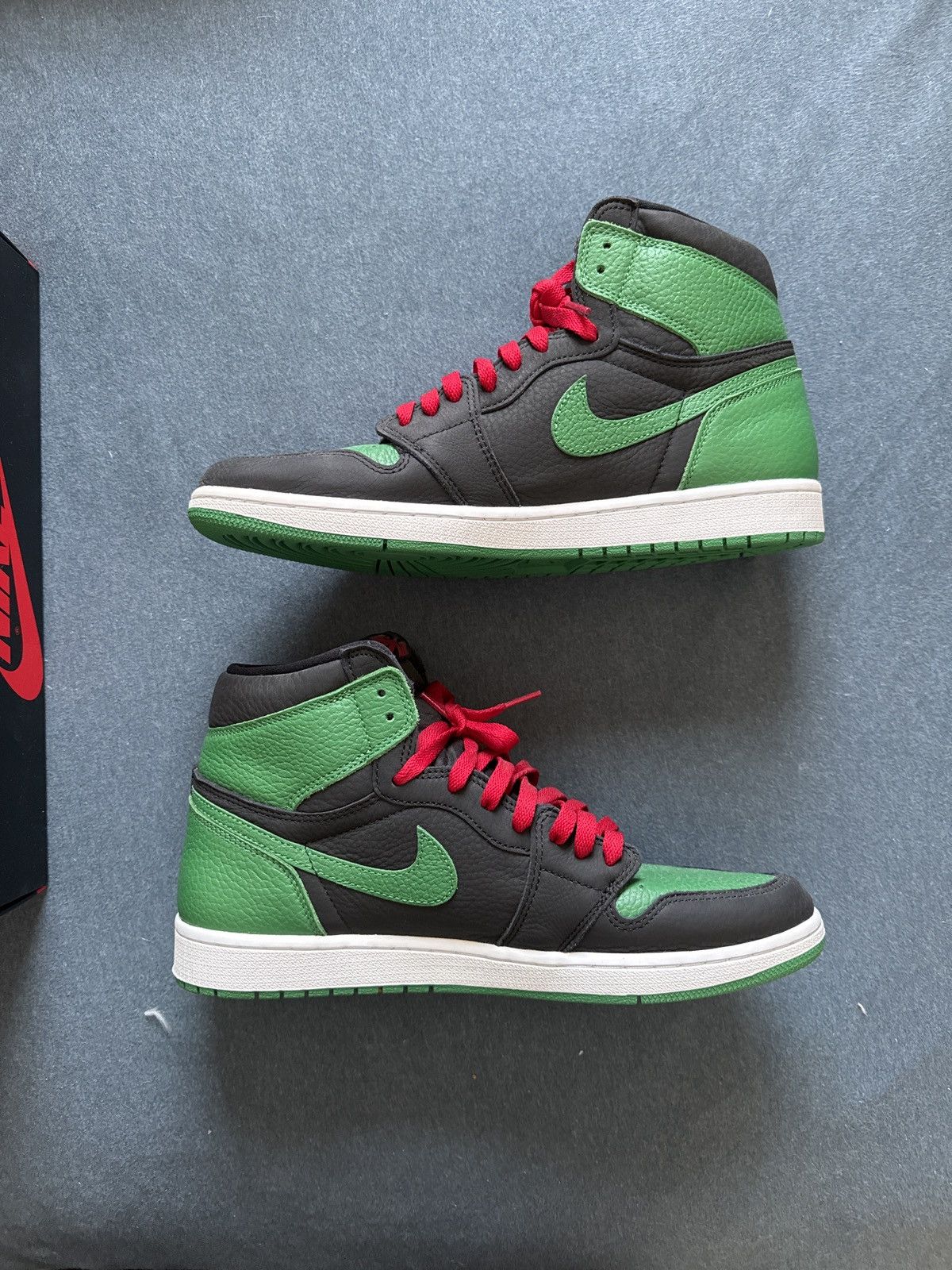 Jordan Brand Jordan 1 High Pine Green Size US 11 / EU 44 - 2 Thumbnail